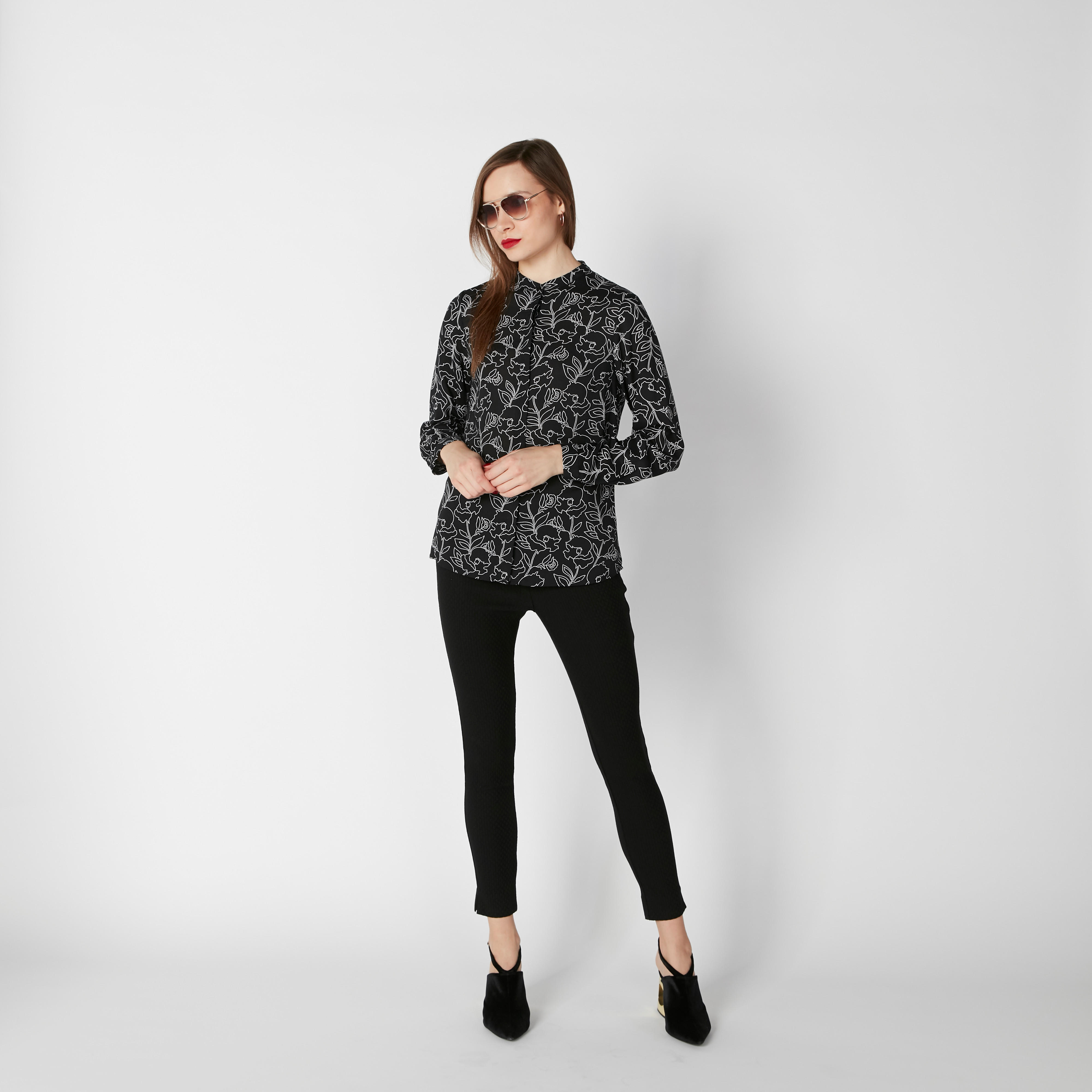 قميص بأكمام طويلة وأزرار غير مرئية وطبعات-women-clothing-shirtsandblouses-shirts-image-3