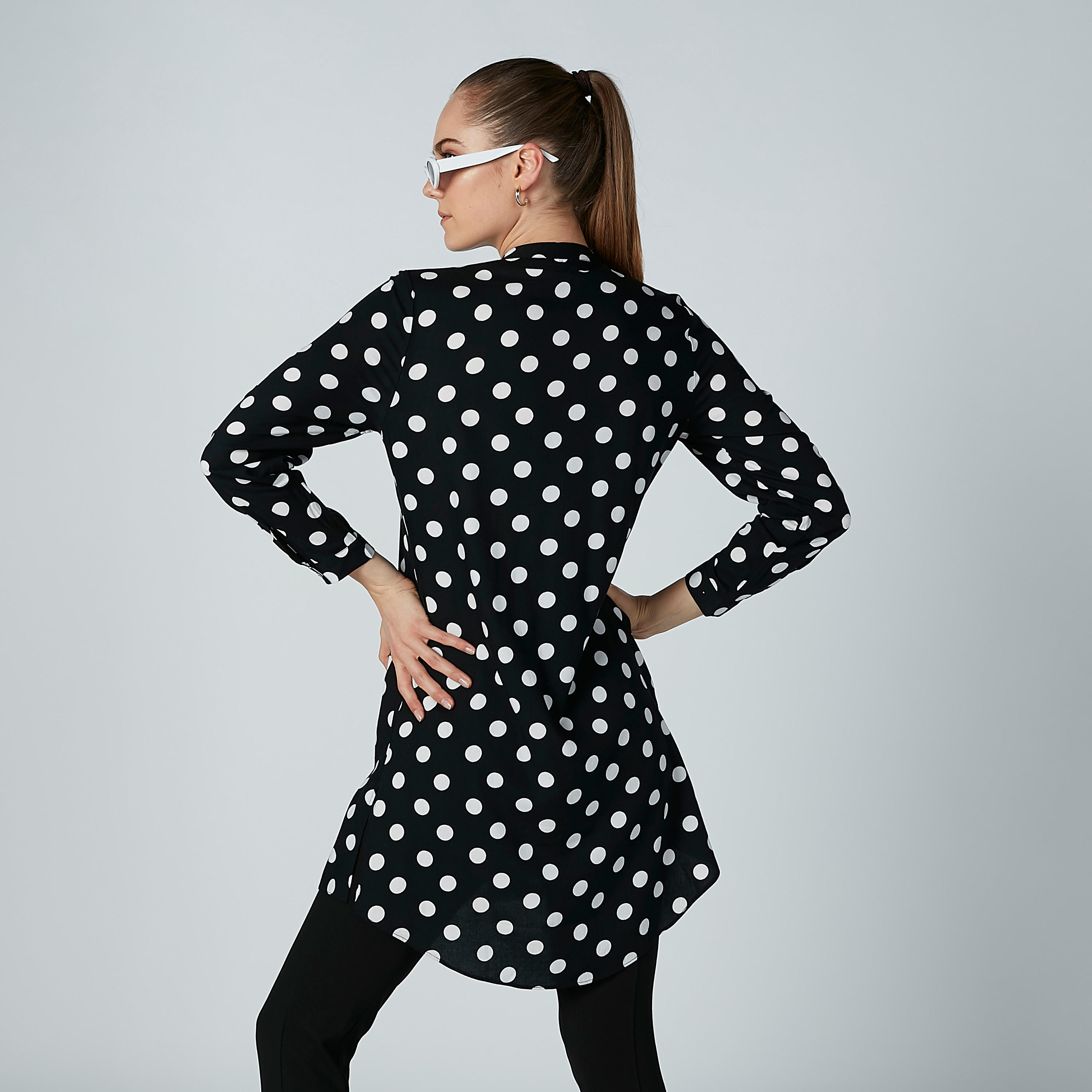 تونيك بياقة ماندارين وأكمام طويلة وطبعات منقّطة-women-clothing-shirtsandblouses-blouses-image-3