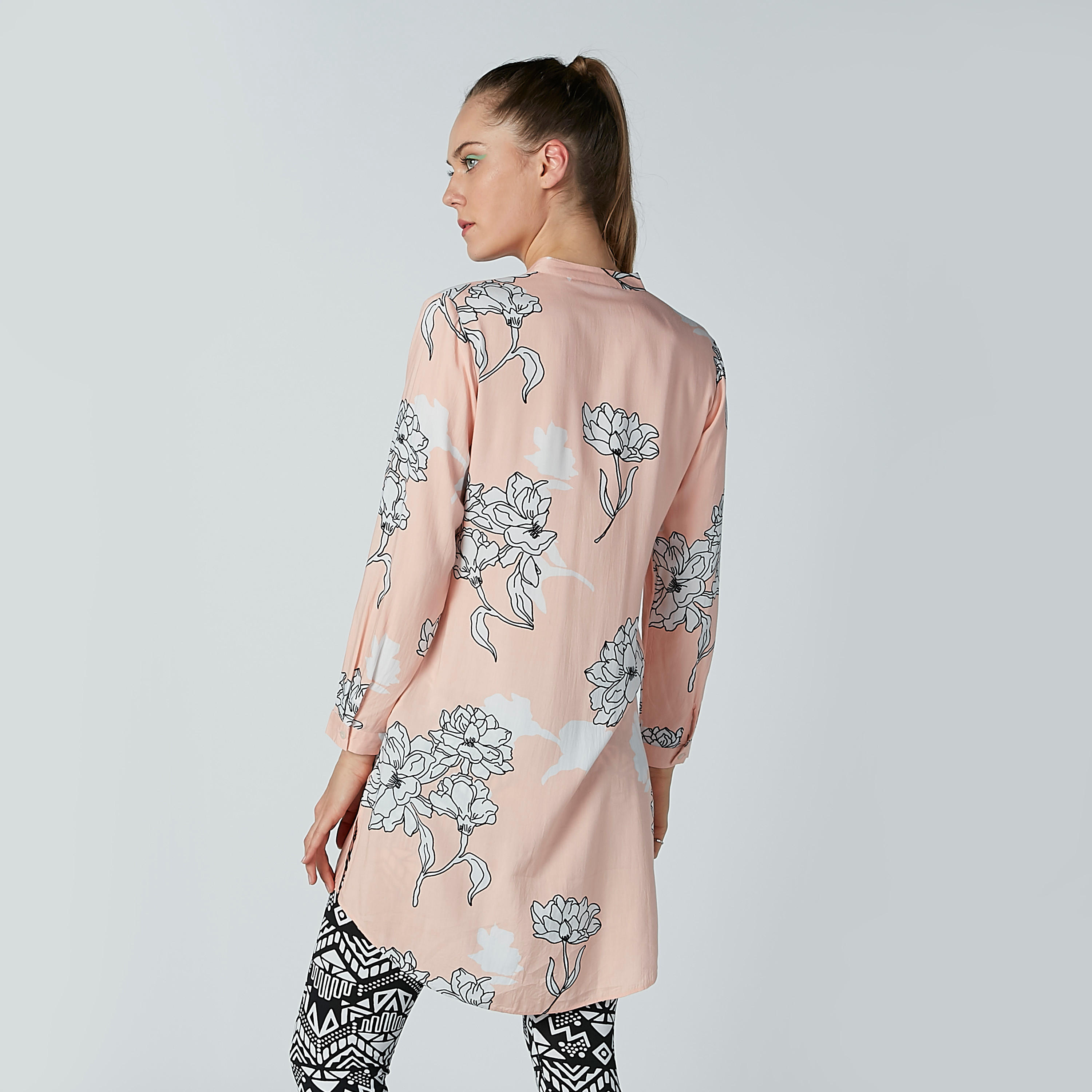 تونيك قميص بأكمام طويلة وأزرار غير مرئية وطبعات زهرية-women-clothing-shirtsandblouses-blouses-image-4