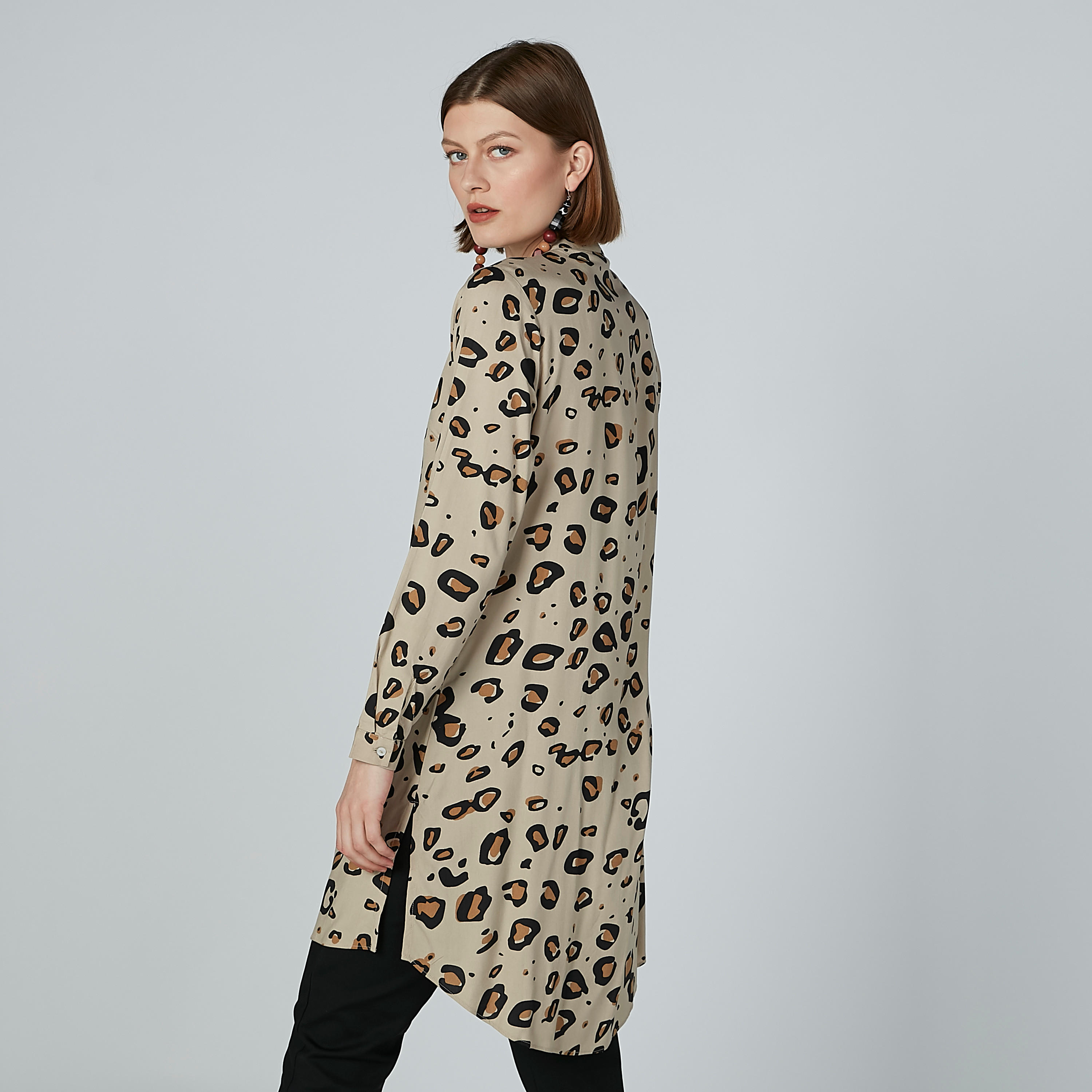 تونيك بياقة ماندارين وأكمام طويلة وطبعات حيوانات-women-clothing-shirtsandblouses-blouses-image-3