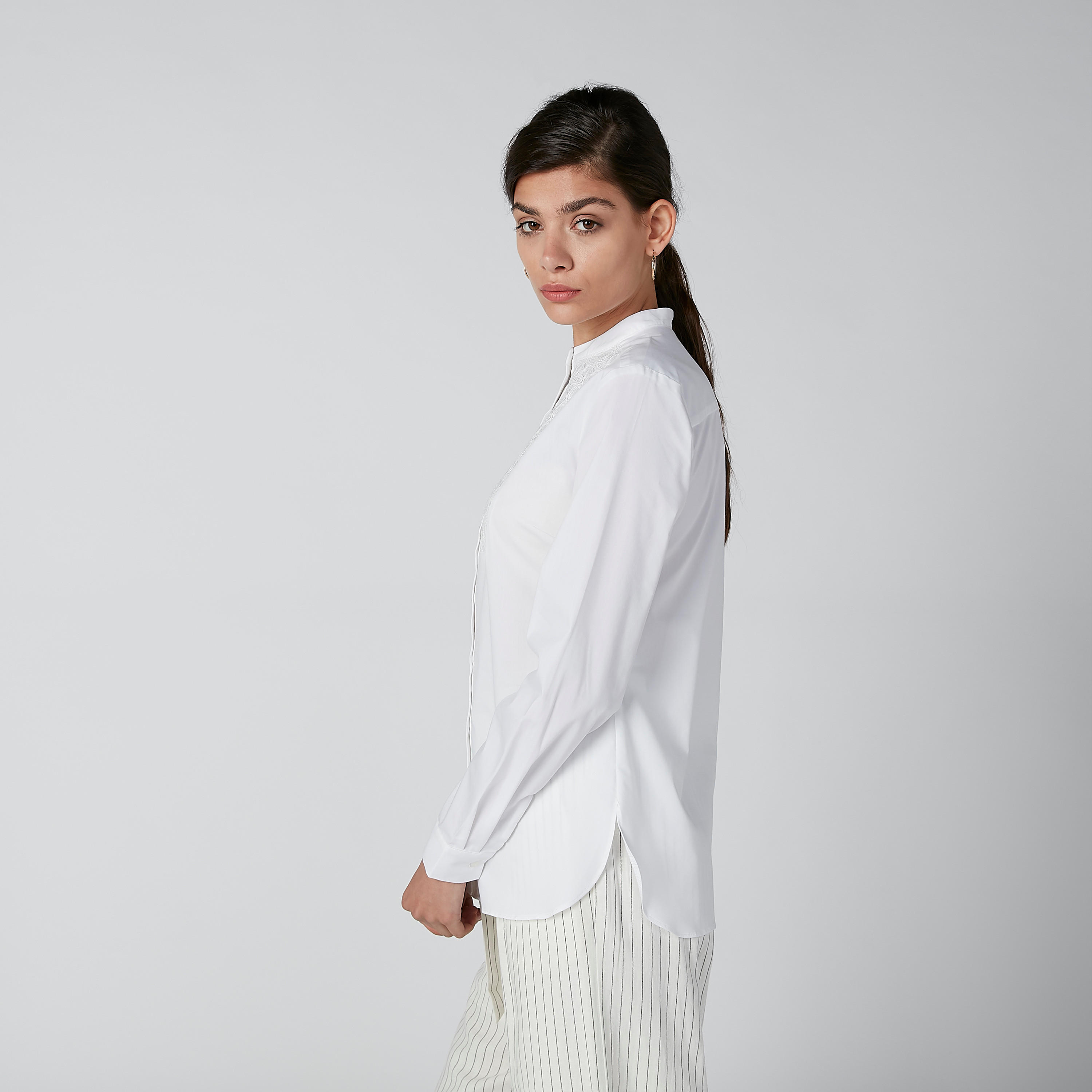 قميص بياقة ماندارين وتفاصيل دانتيل وأكمام طويلة-women-clothing-shirtsandblouses-shirts-image-4