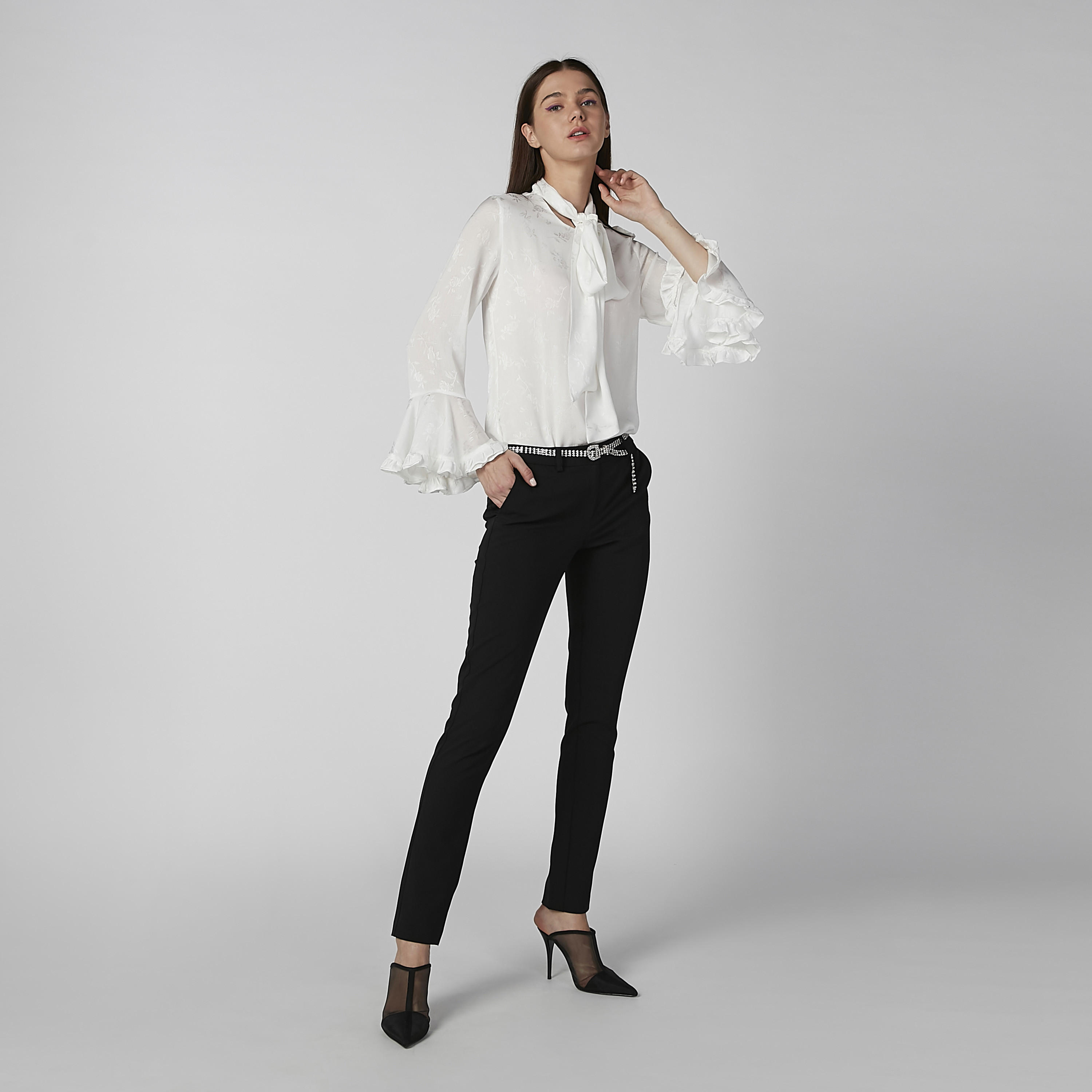 بلوزة سادة بأكمام واسعة أزهار وفيونكة-women-clothing-shirtsandblouses-blouses-image-3