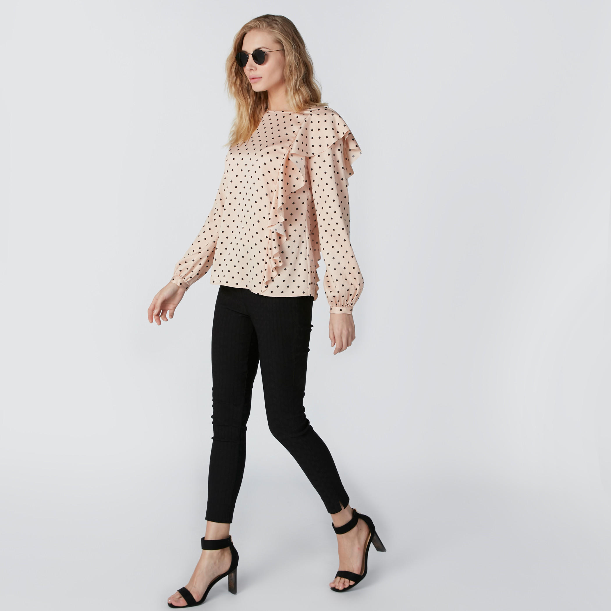 بلوزة بأكمام طويلة وتفاصيل كشكش وطبعات منقطة-women-clothing-shirtsandblouses-blouses-image-4