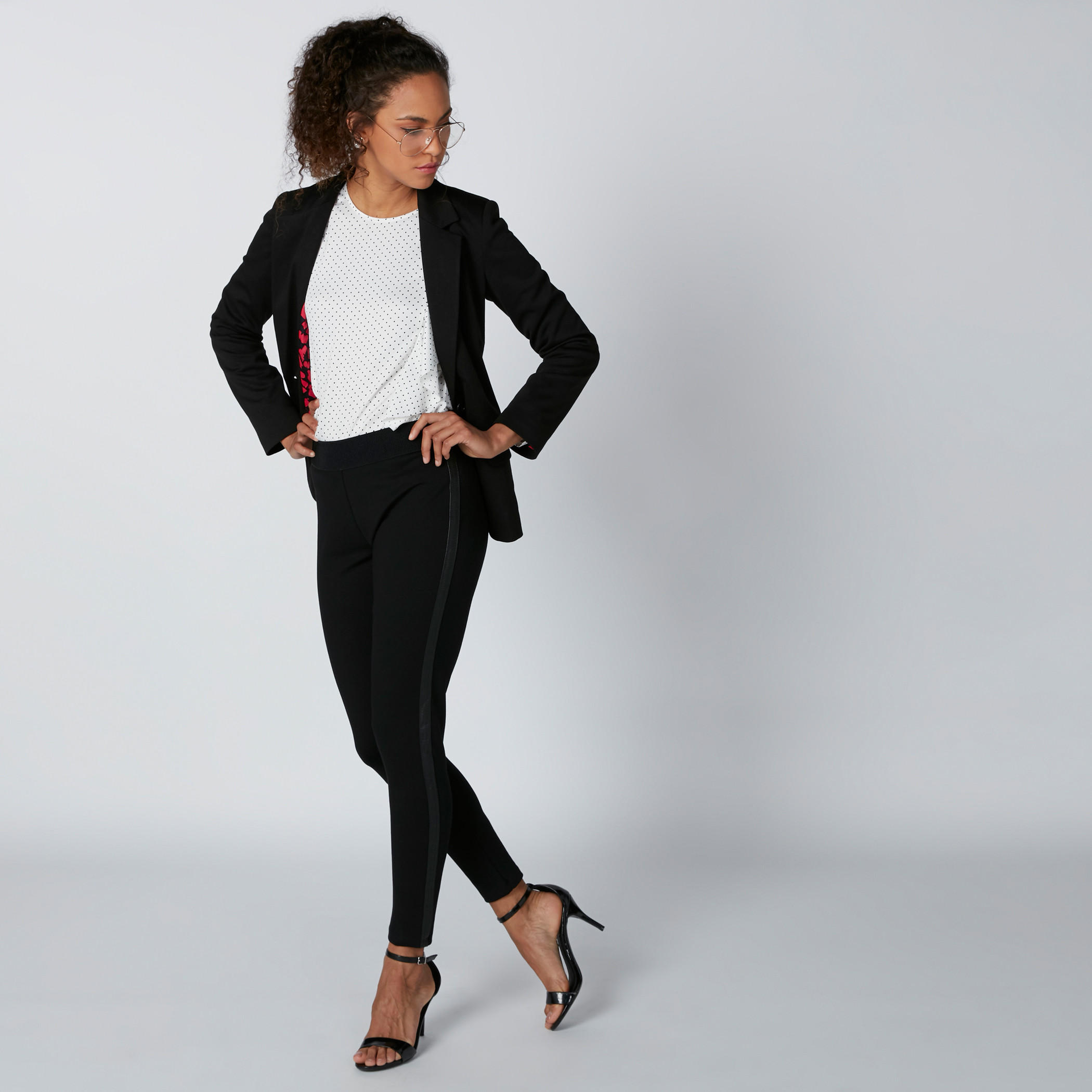 بنطال سكيني بخصر متوسط الارتفاع-women-clothing-bottoms-trousers-image-1