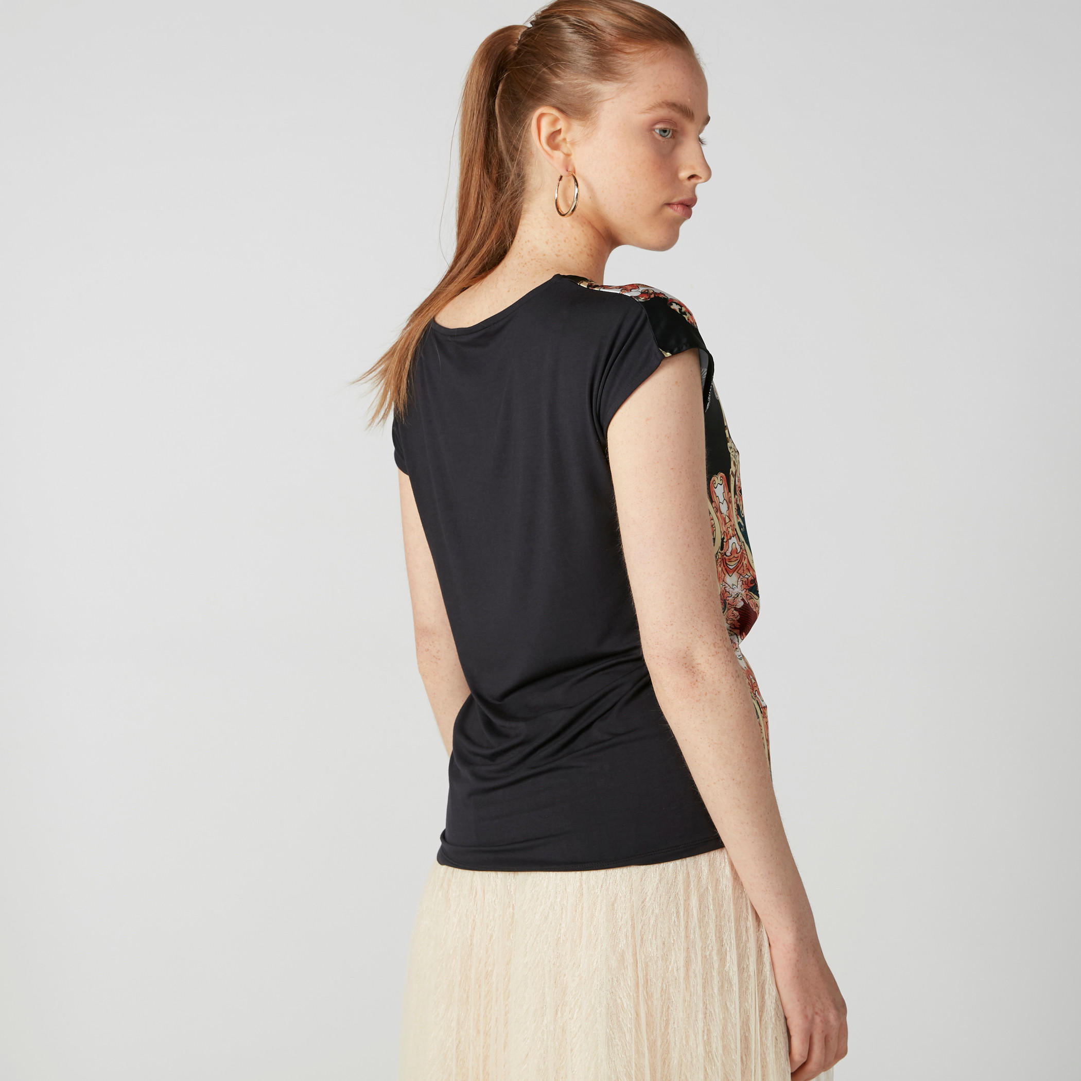 بلوزة بأكمام متصلة وطبعات-women-clothing-tshirts-image-3