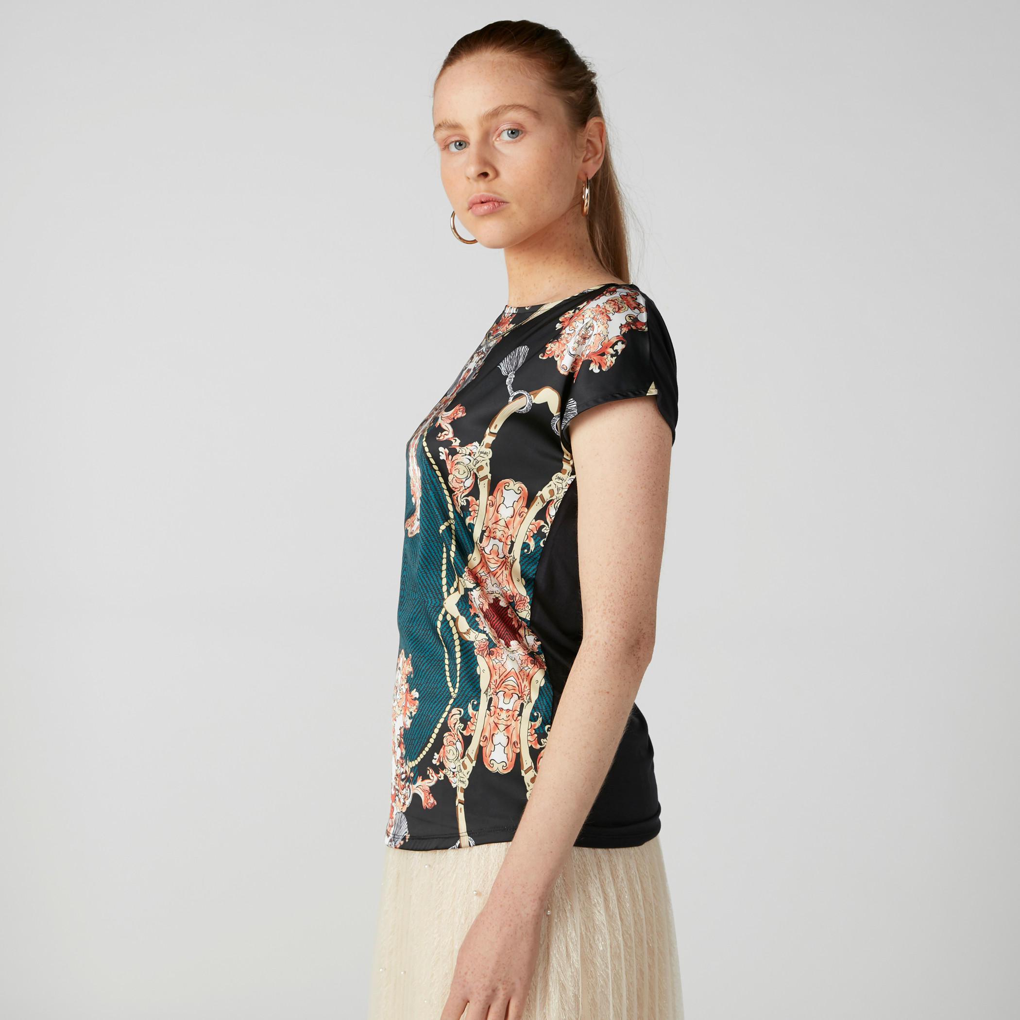 بلوزة بأكمام متصلة وطبعات-women-clothing-tshirts-image-1