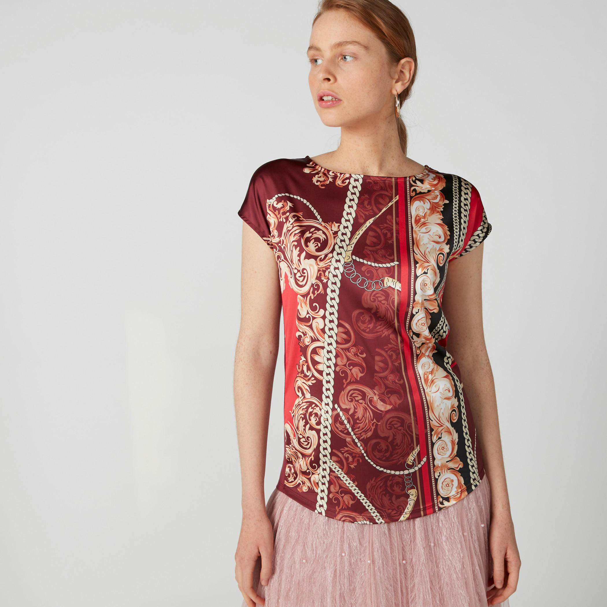 بلوزة بياقة مستديرة وأكمام كاب وطبعات-women-clothing-tshirts-image-2
