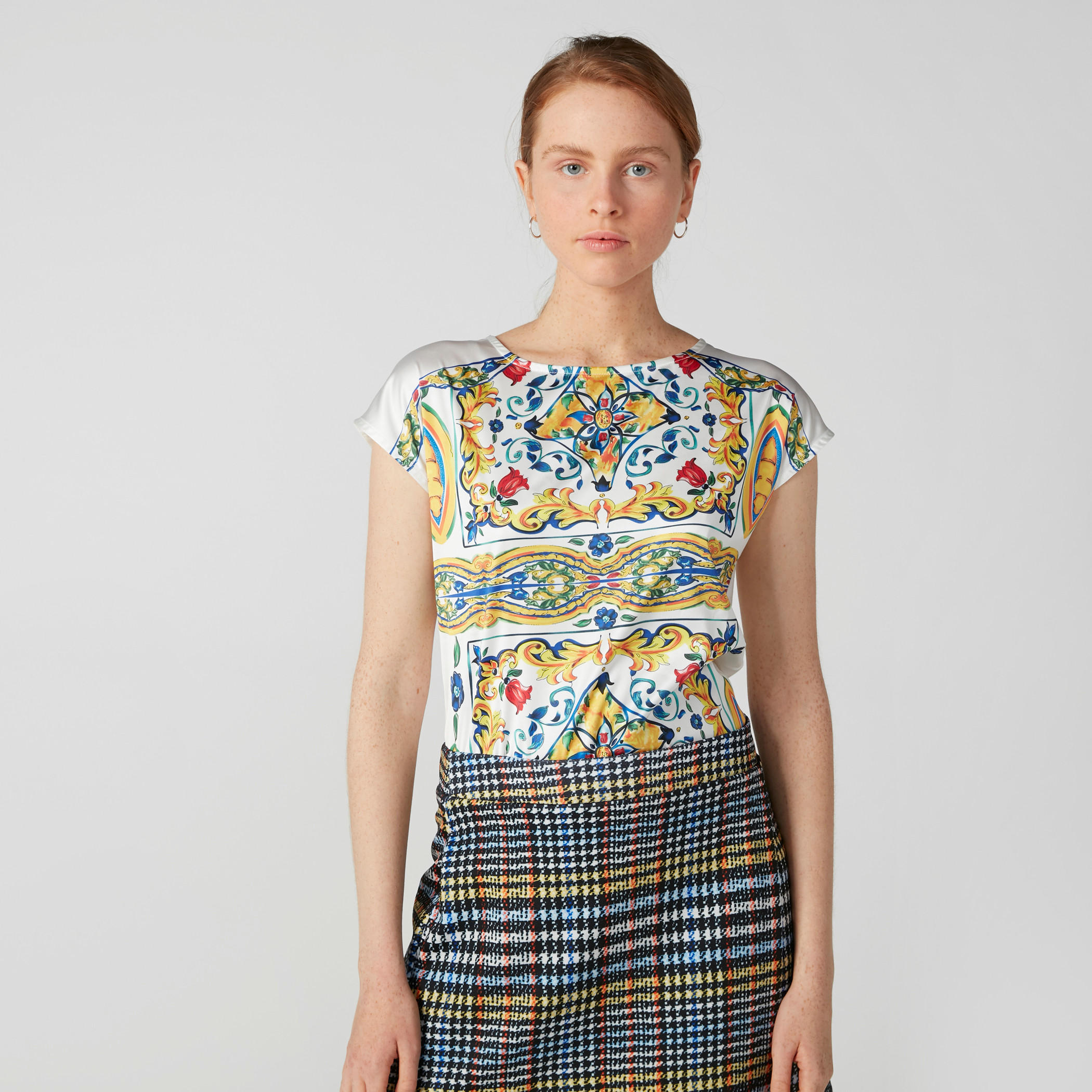 بلوزة بياقة مستديرة وأكمام كاب وطبعات-women-clothing-tshirts-image-3