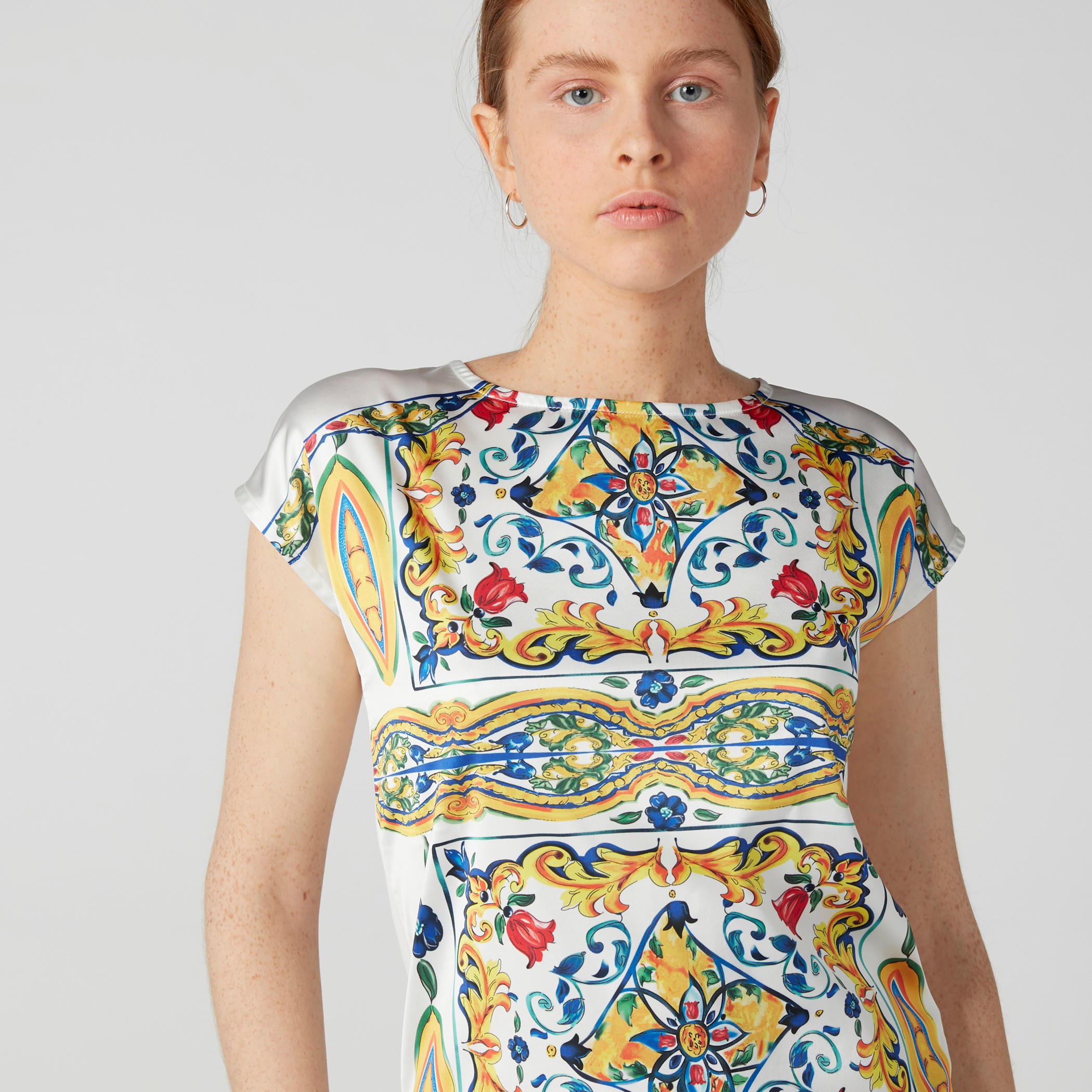 بلوزة بياقة مستديرة وأكمام كاب وطبعات-women-clothing-tshirts-image-4