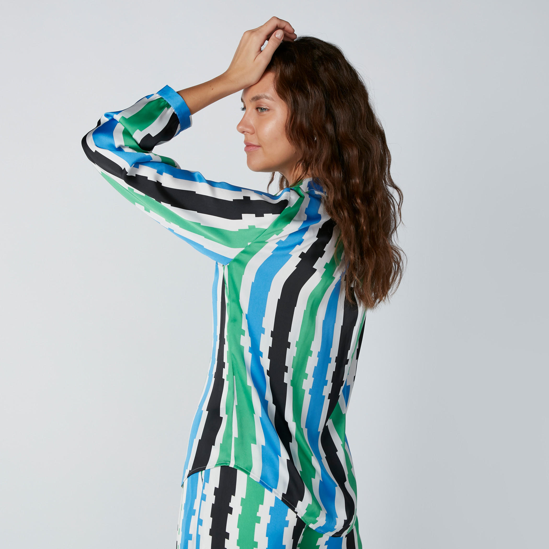 قميص مقلّم بأكمام طويلة-women-clothing-shirtsandblouses-shirts-image-2