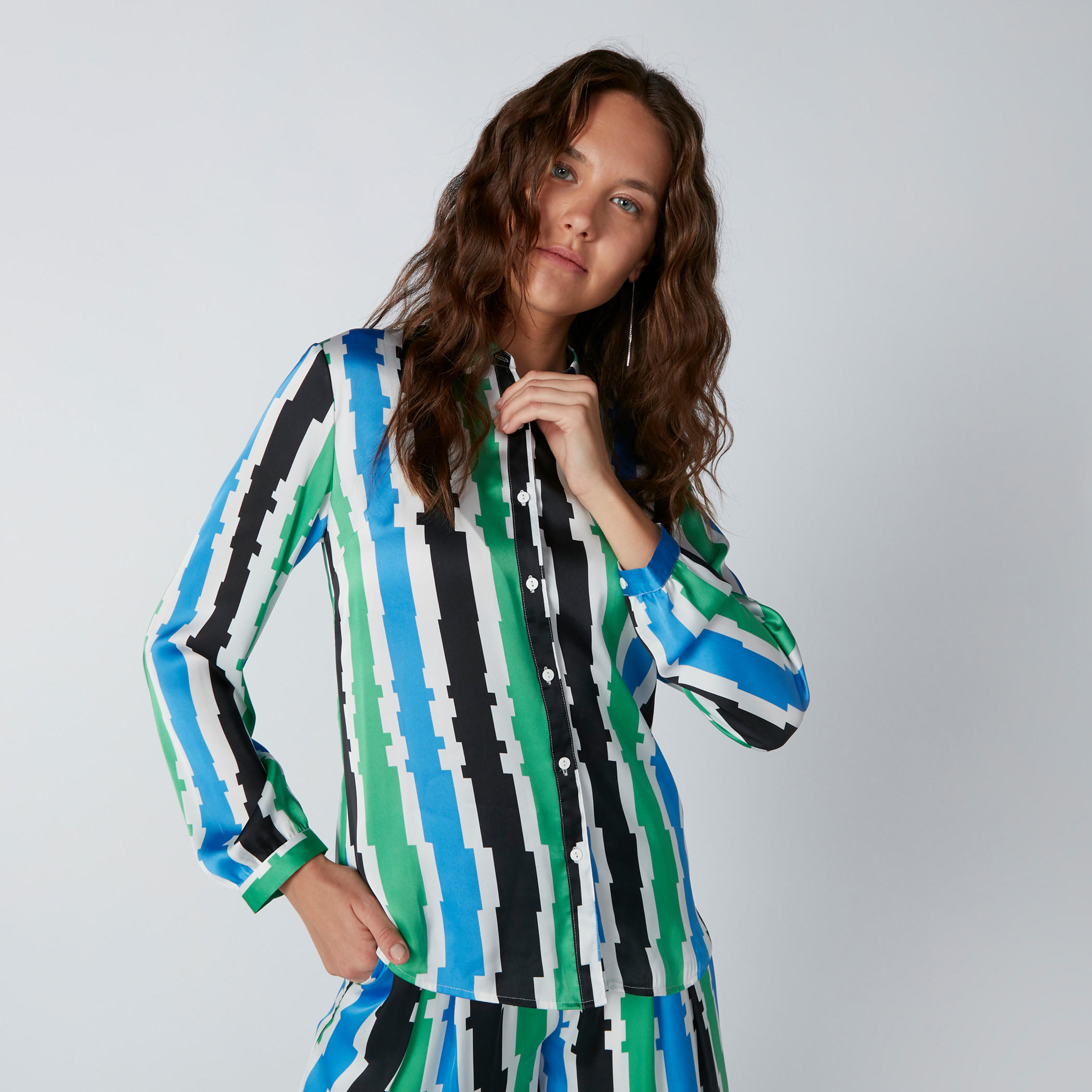 قميص مقلّم بأكمام طويلة-women-clothing-shirtsandblouses-shirts-image-3