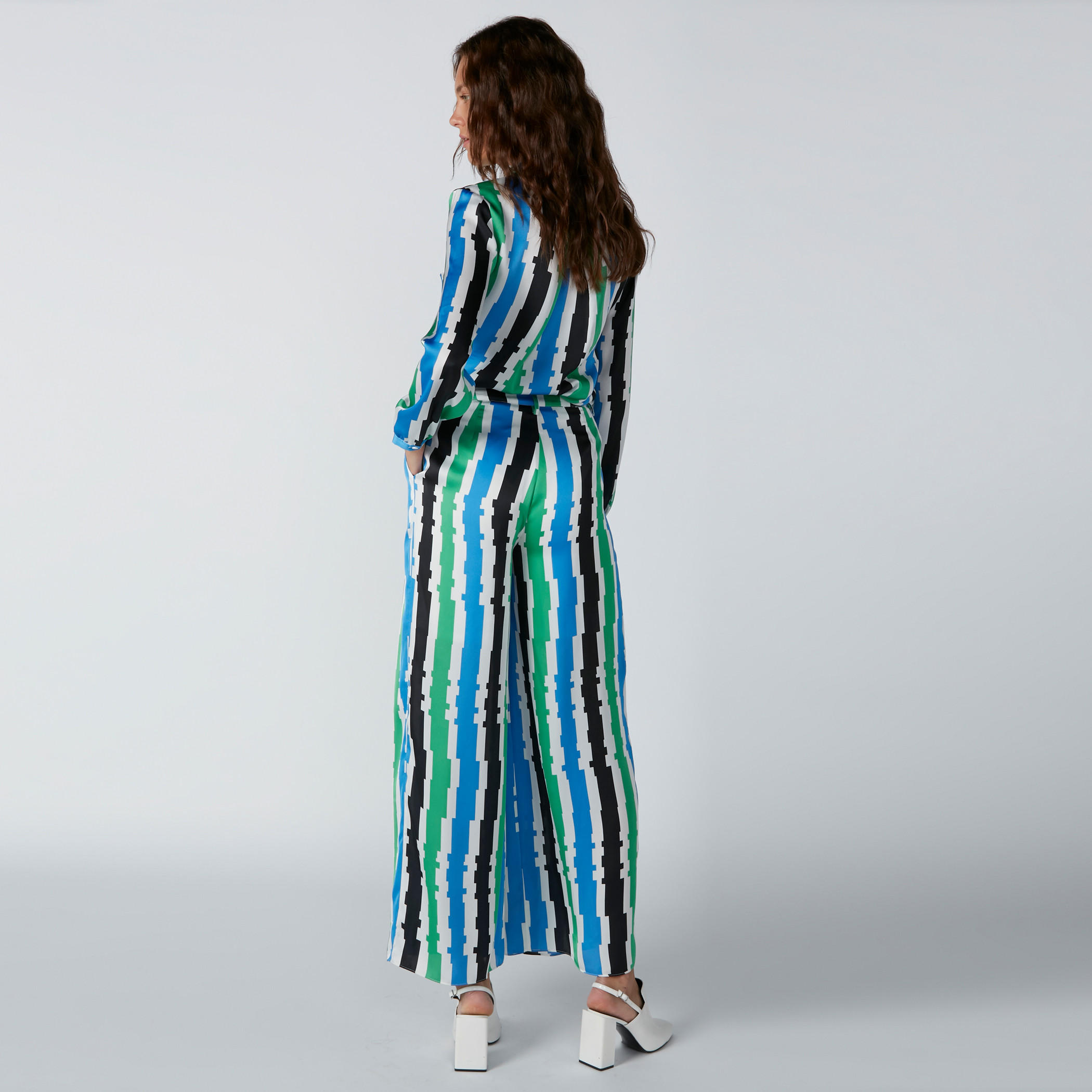 بنطال بالازو مقلّم بزر إغلاق وجيوب-women-clothing-bottoms-trousers-image-2