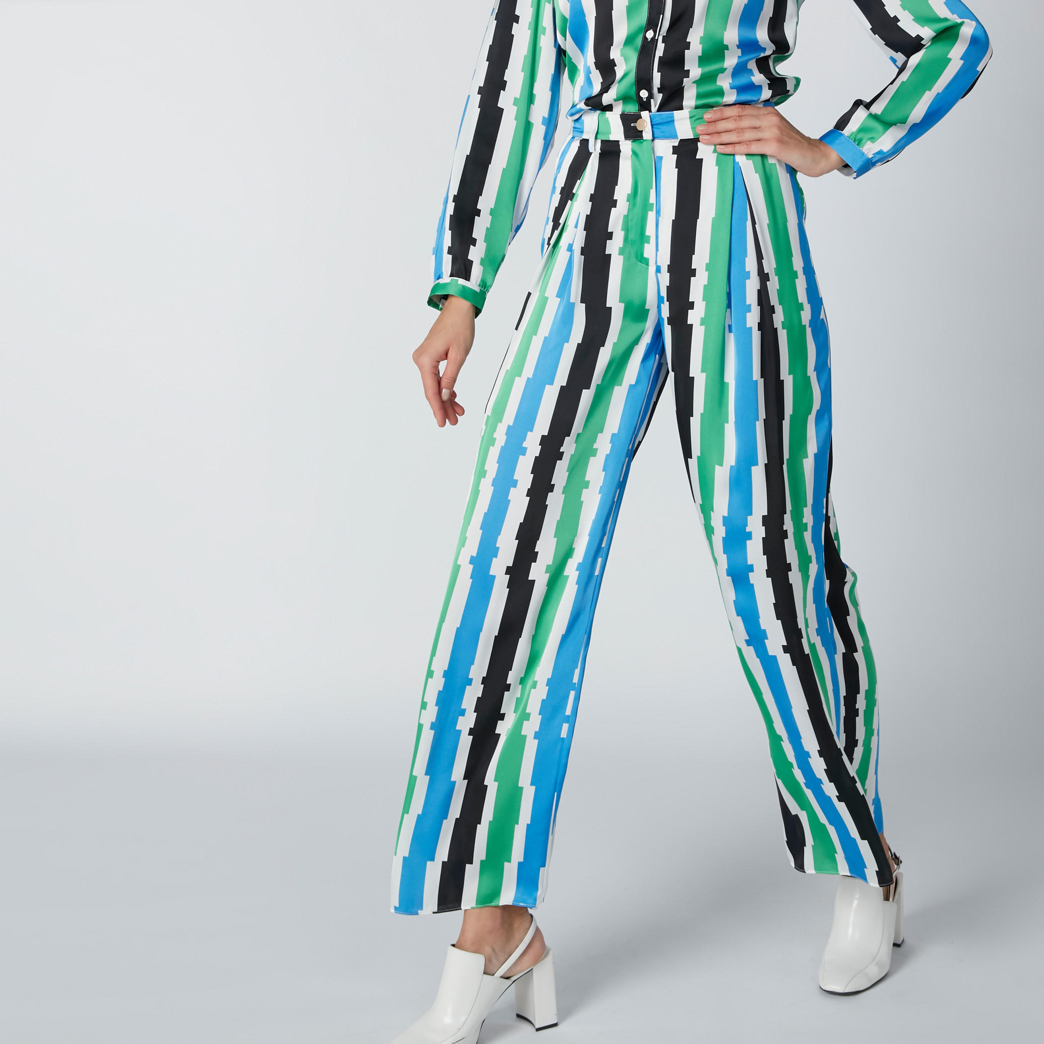 بنطال بالازو مقلّم بزر إغلاق وجيوب-women-clothing-bottoms-trousers-image-4