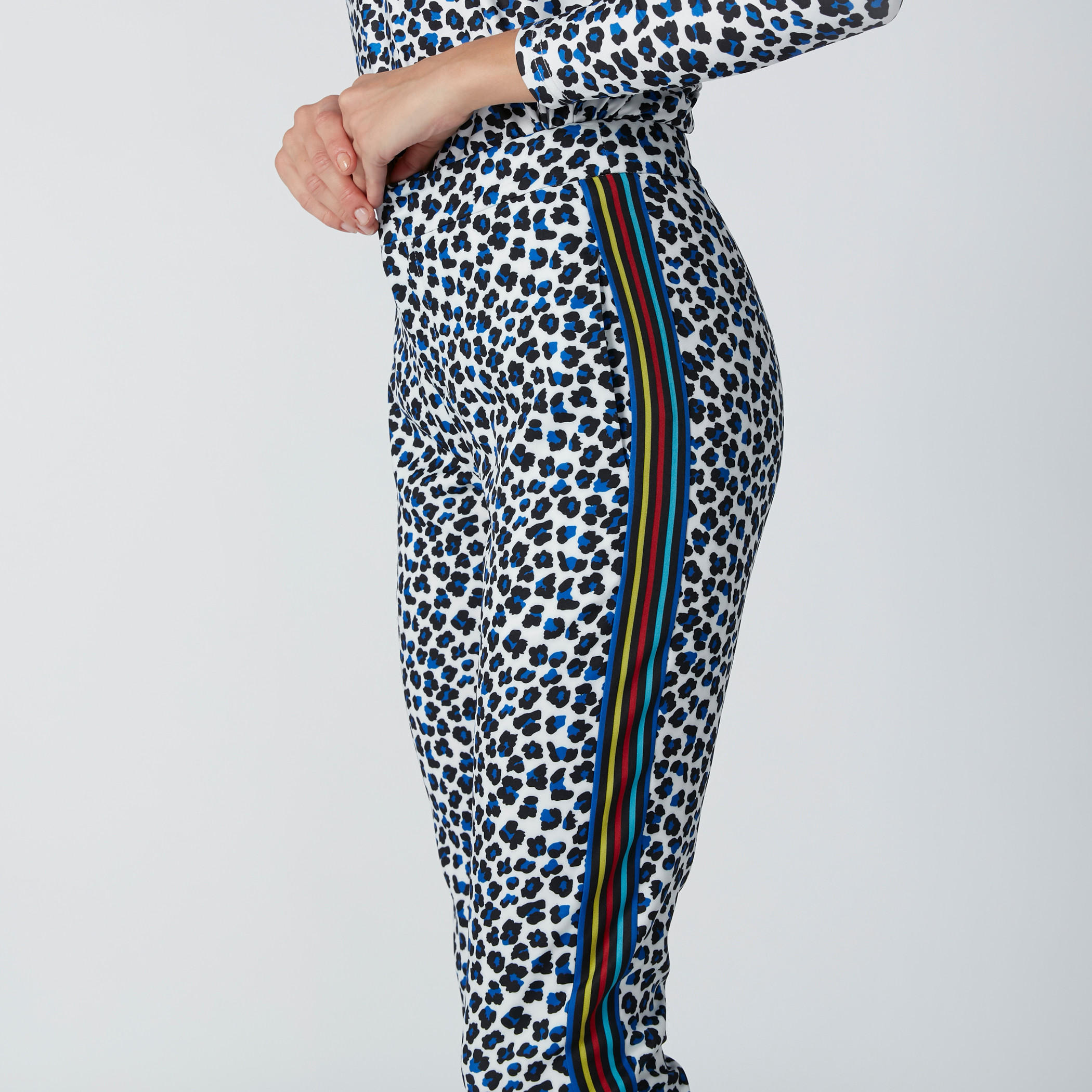 بنطال بشريط جانبي وطبعات-women-clothing-bottoms-trousers-image-4
