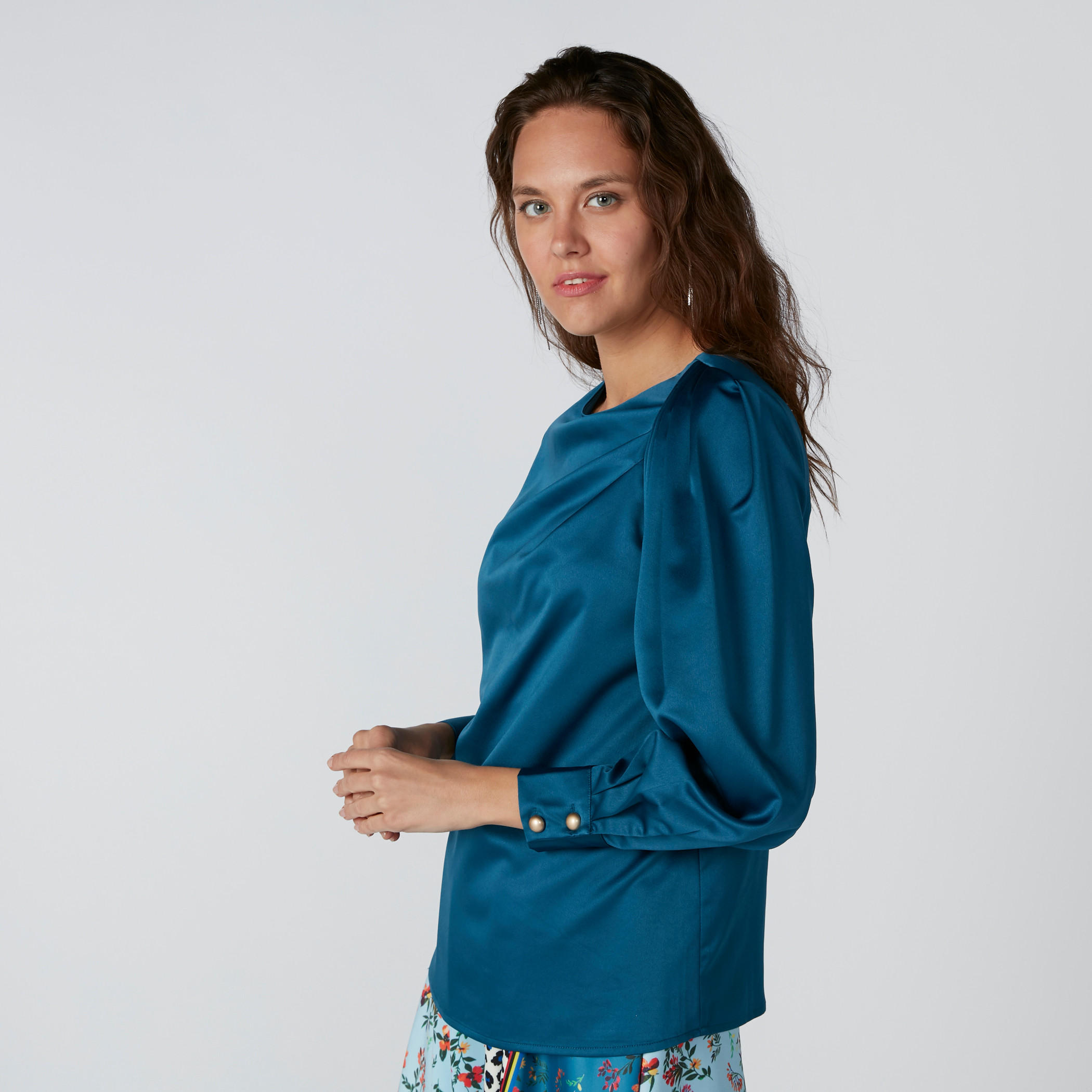 بلوزة بأكمام طويلة وياقة مستديرة-women-clothing-shirtsandblouses-blouses-image-5