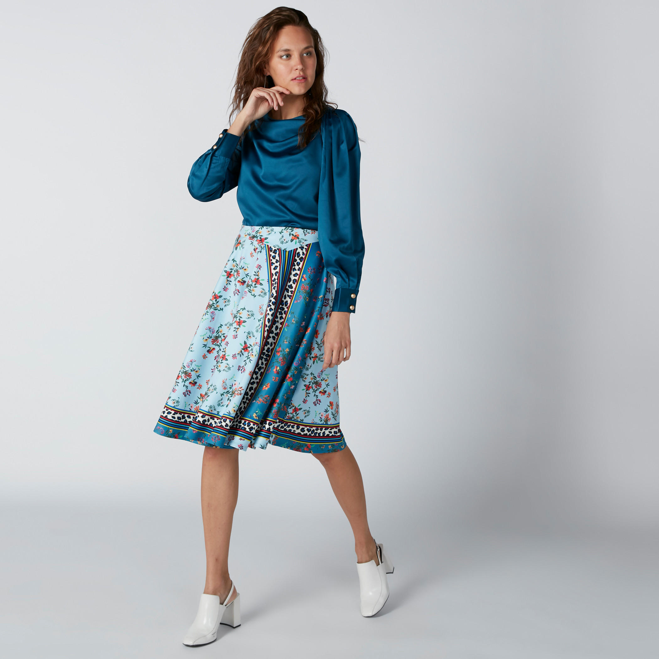 بلوزة بأكمام طويلة وياقة مستديرة-women-clothing-shirtsandblouses-blouses-image-3