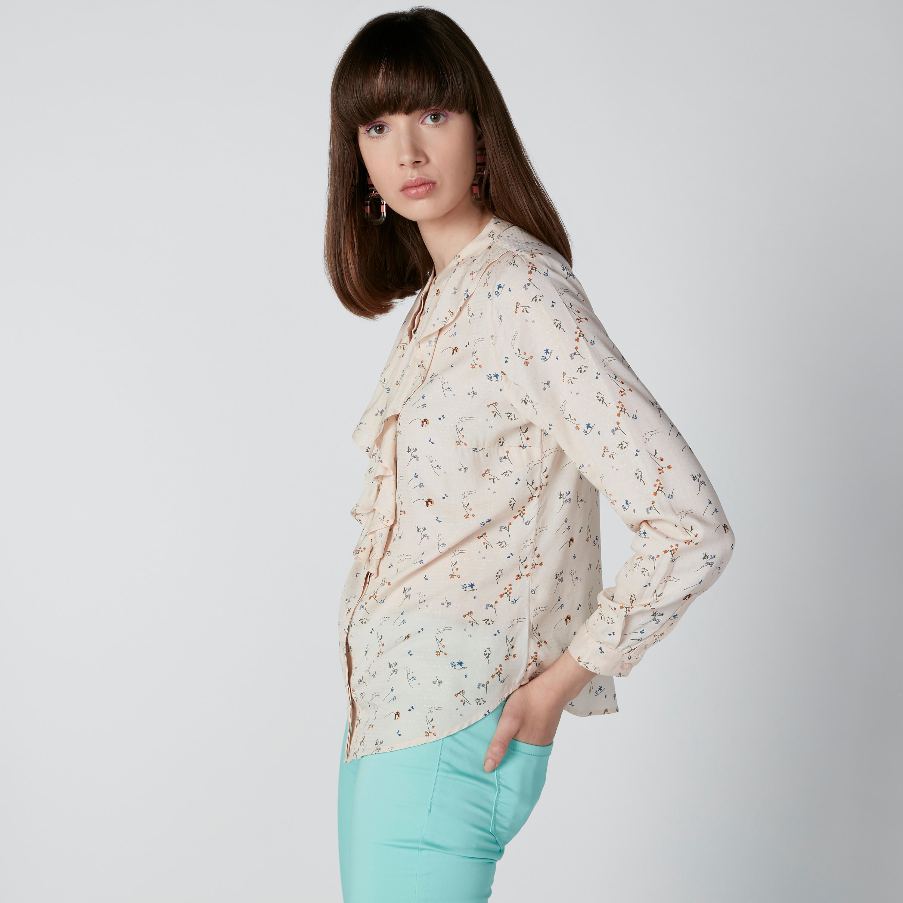قميص بياقة ماندارين وتفاصيل كشكش وطبعات-women-clothing-shirtsandblouses-shirts-image-4