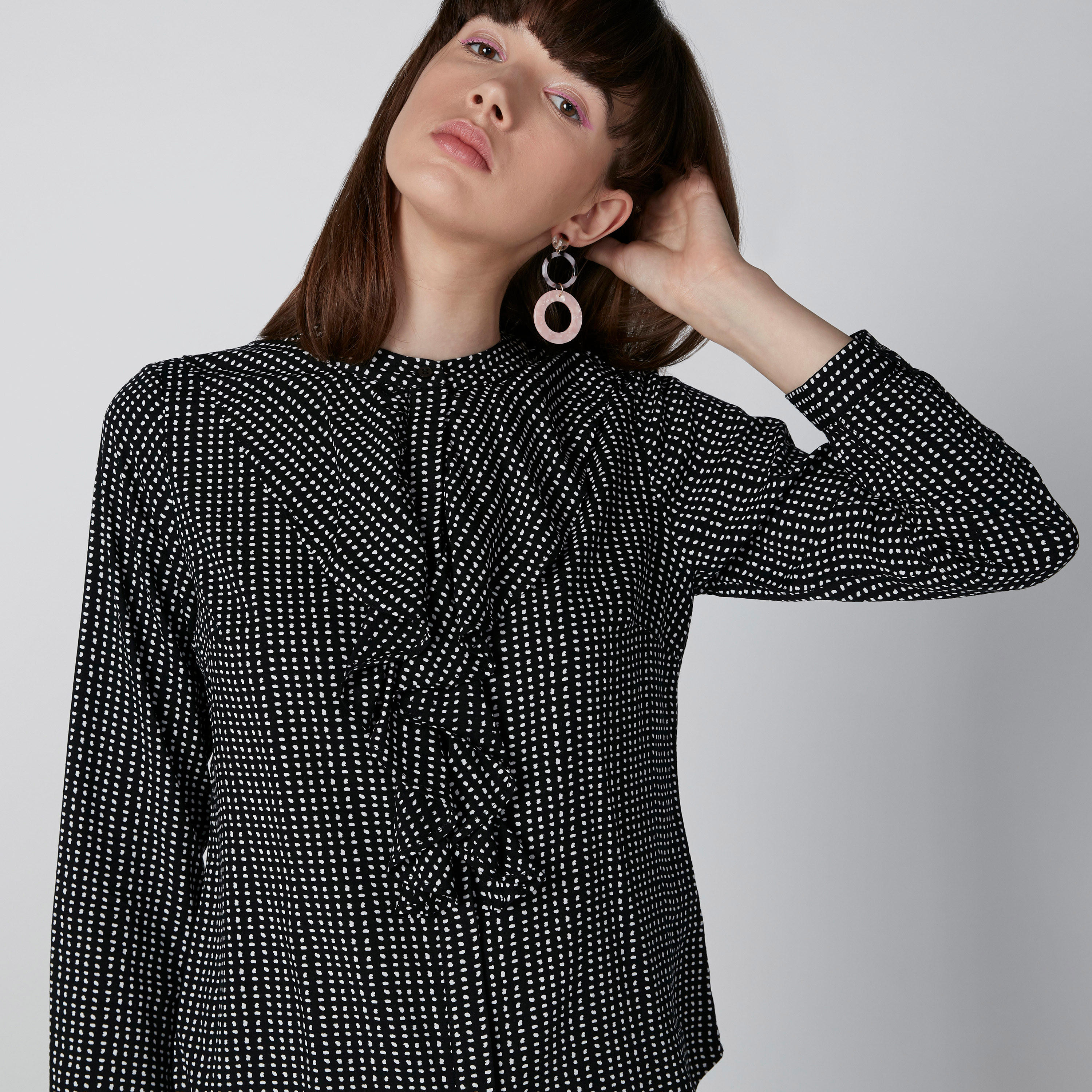 قميص بياقة ماندارين وأكمام طويلة وتفاصيل كشكش وطبعات-women-clothing-shirtsandblouses-shirts-image-5