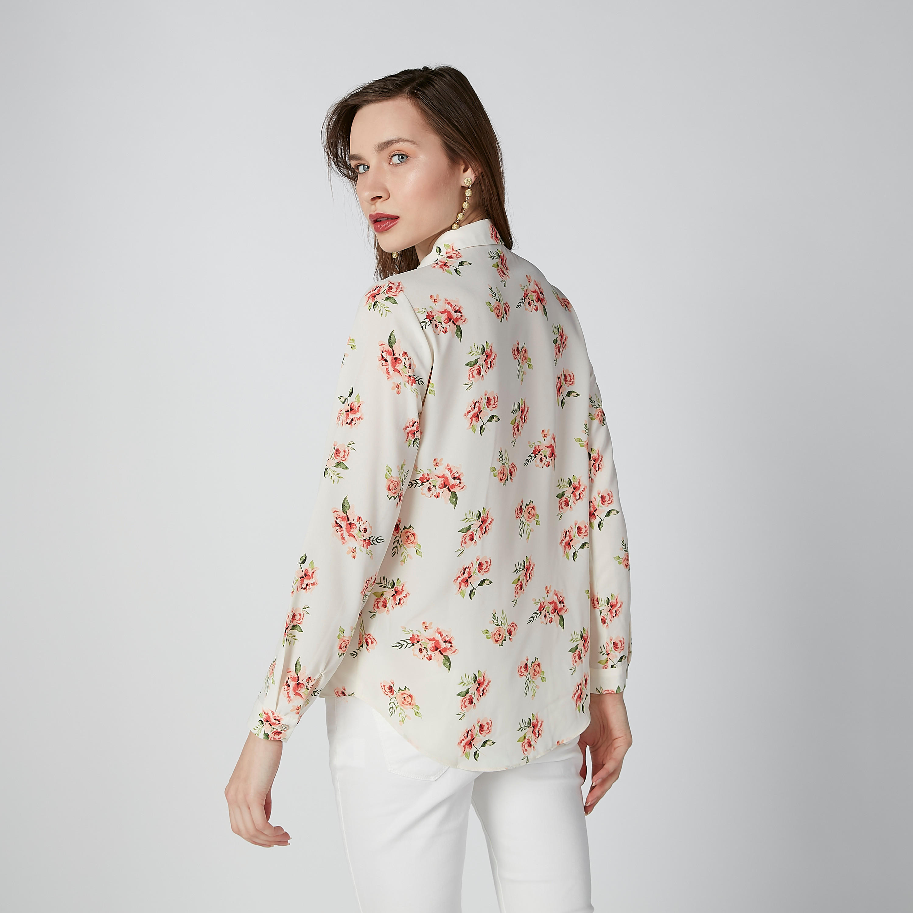 قميص بأكمام طويلة وأزرار غير مرئية وطبعات زهرية-women-clothing-shirtsandblouses-shirts-image-2