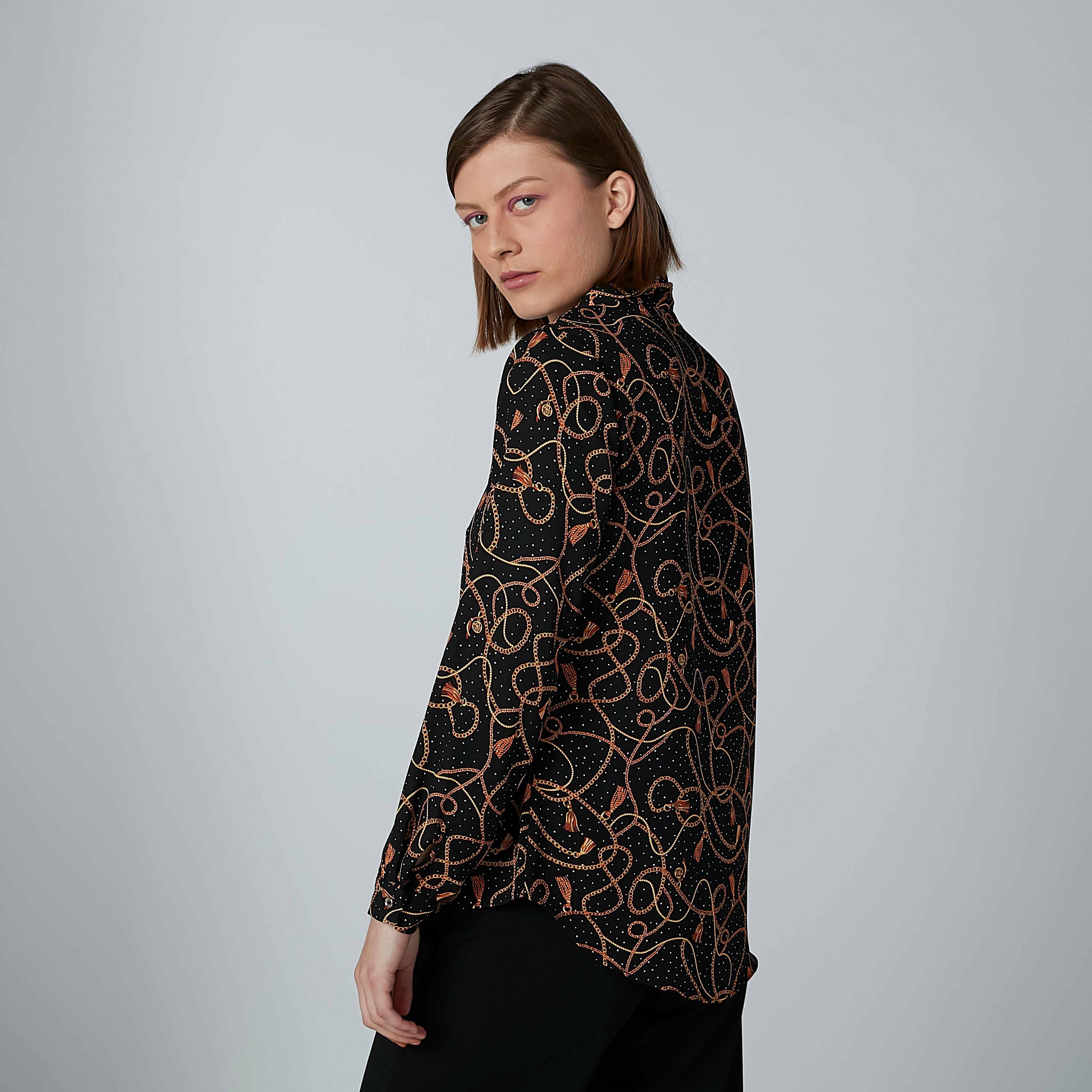 قميص بأكمام طويلة وياقة واسعة وطبعات-women-clothing-shirtsandblouses-shirts-image-1