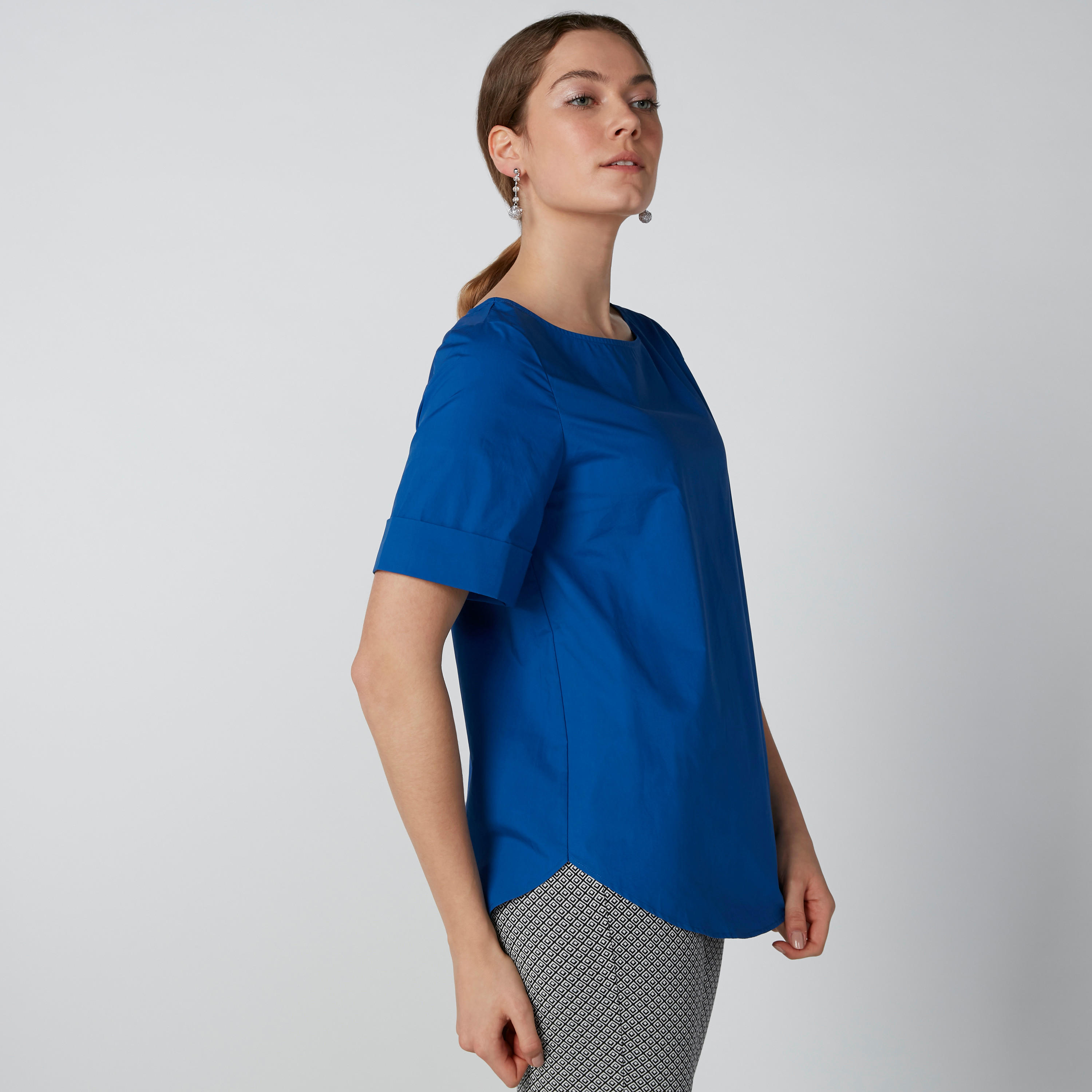 بلوزة بقصّة عادية وياقة قارب وأكمام قصيرة-women-clothing-shirtsandblouses-blouses-image-4