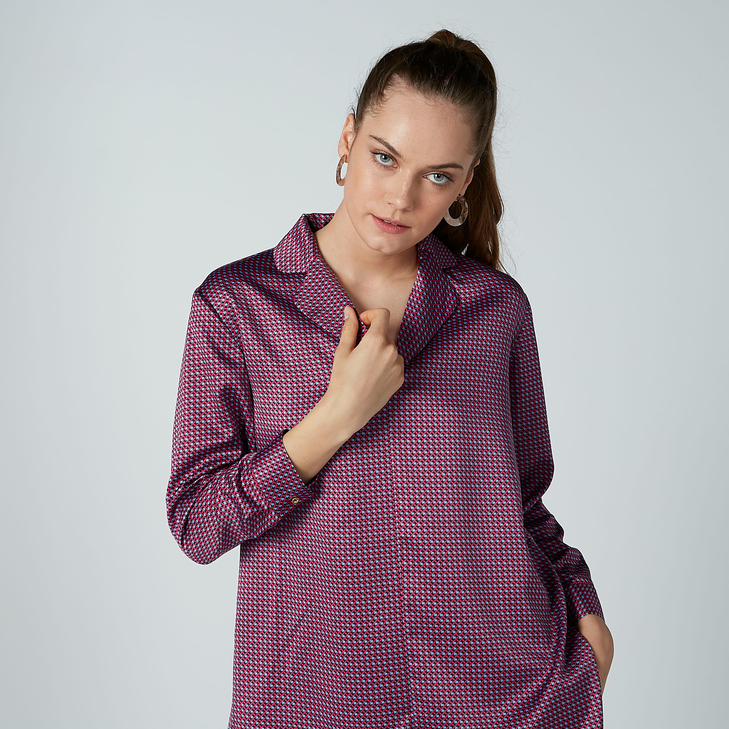 بلوزة بياقة عاديّة وأكمام طويلة وطبعات-women-clothing-shirtsandblouses-blouses-image-1
