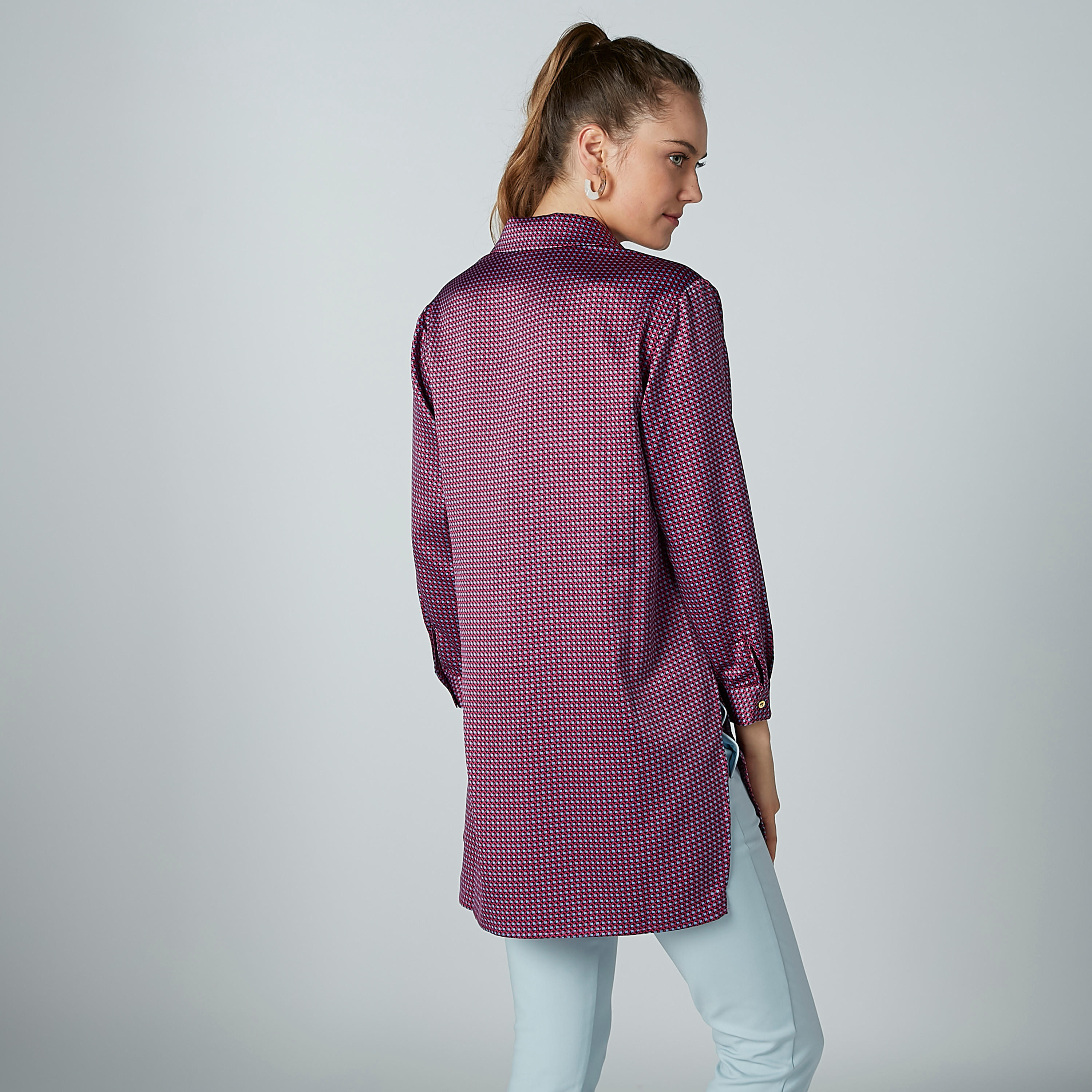 بلوزة بياقة عاديّة وأكمام طويلة وطبعات-women-clothing-shirtsandblouses-blouses-image-3
