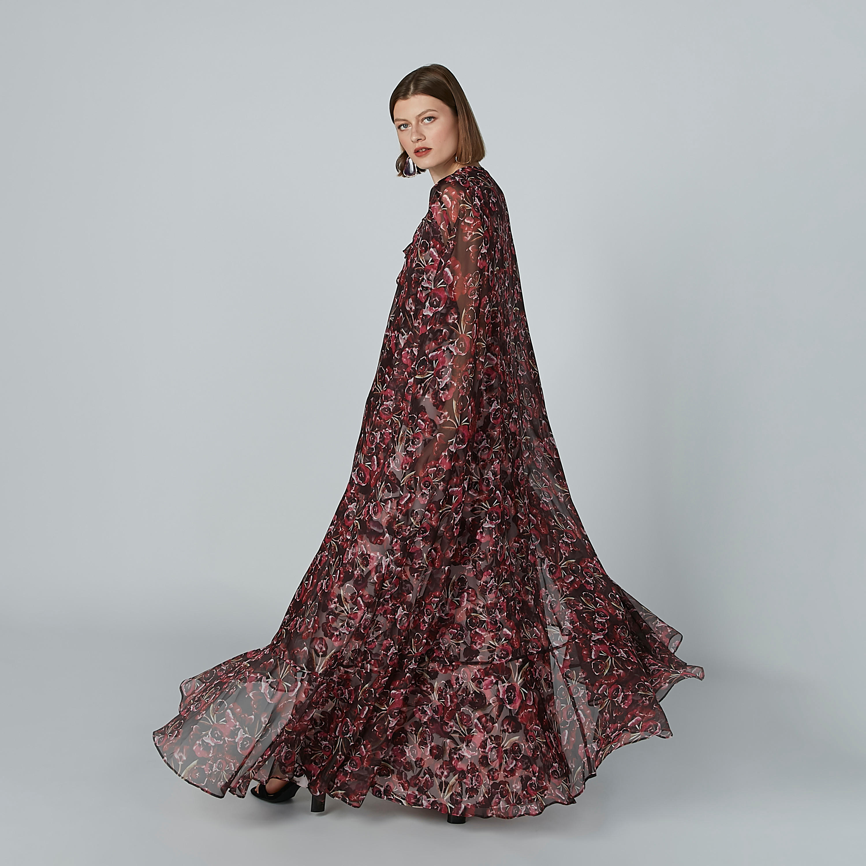سترة كايب فضفاضة برباط وتفاصيل كشكش وطبعات-women-clothing-cardigansandjumpers-jumpers-image-4