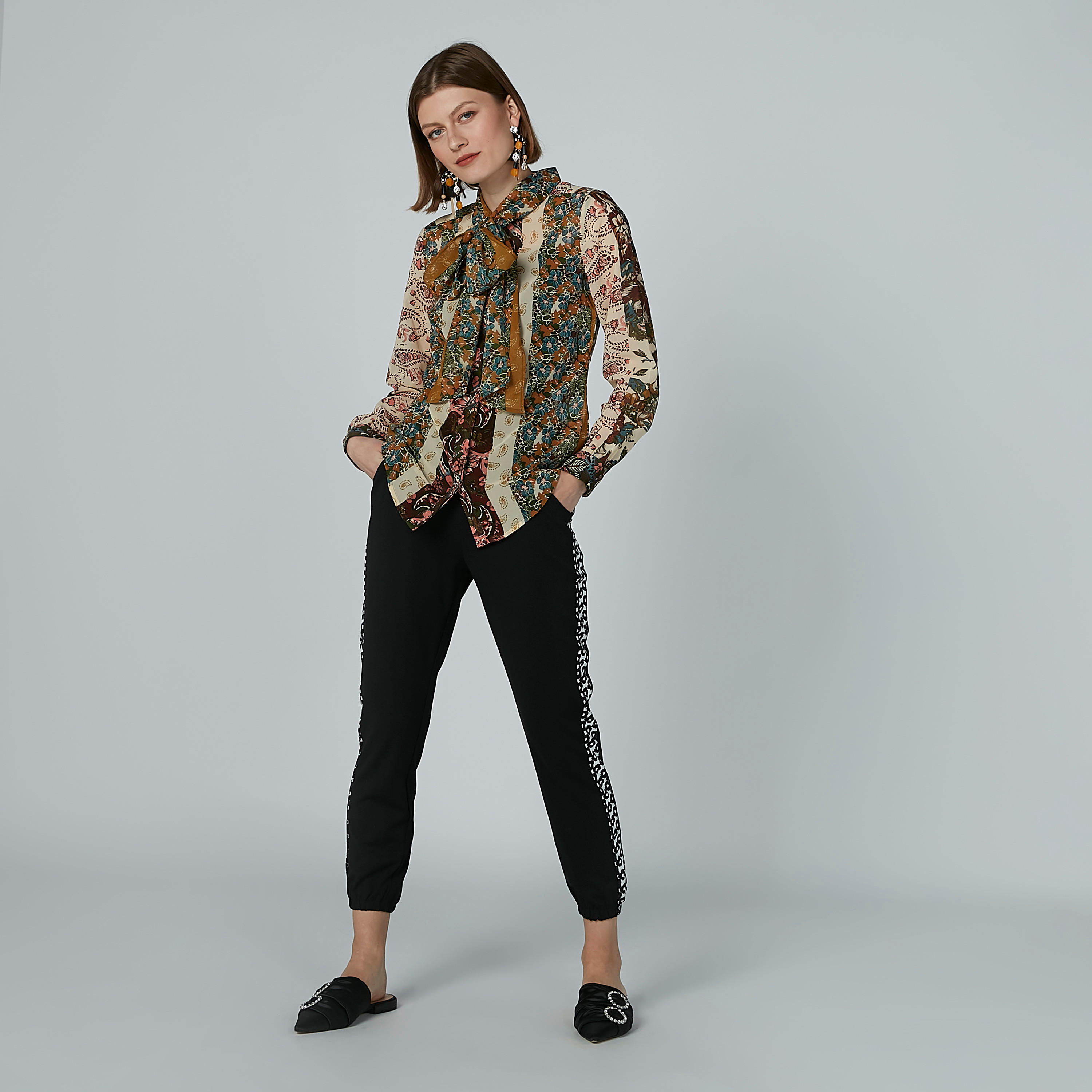 Textured Pants with Pocket Detail and Elasticised Waistband-women-clothing-bottoms-trousers-image-5