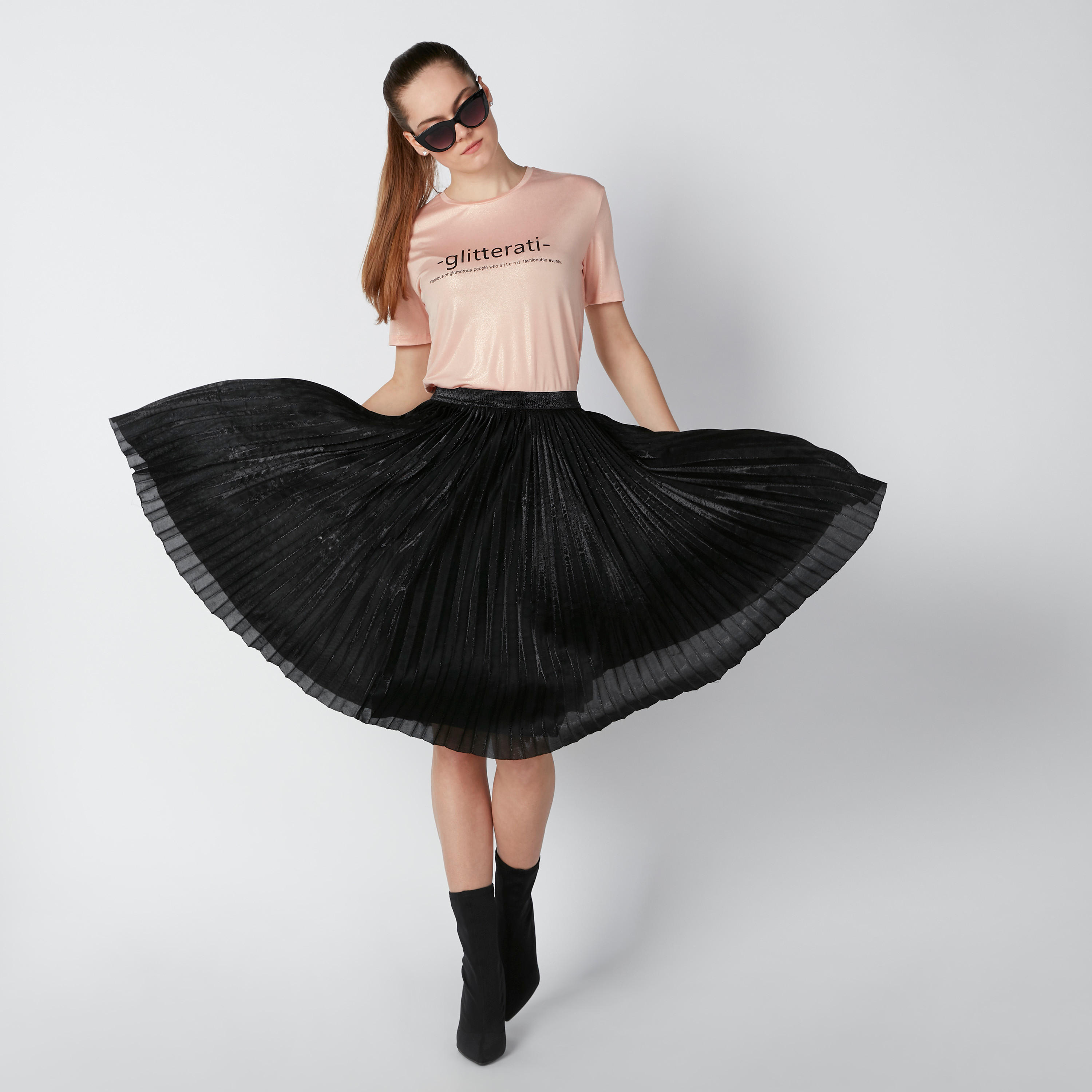 تنورة إيه لاين متوسطة الطول بخصر مطّاطي وثنيات-women-clothing-bottoms-skirts-image-1