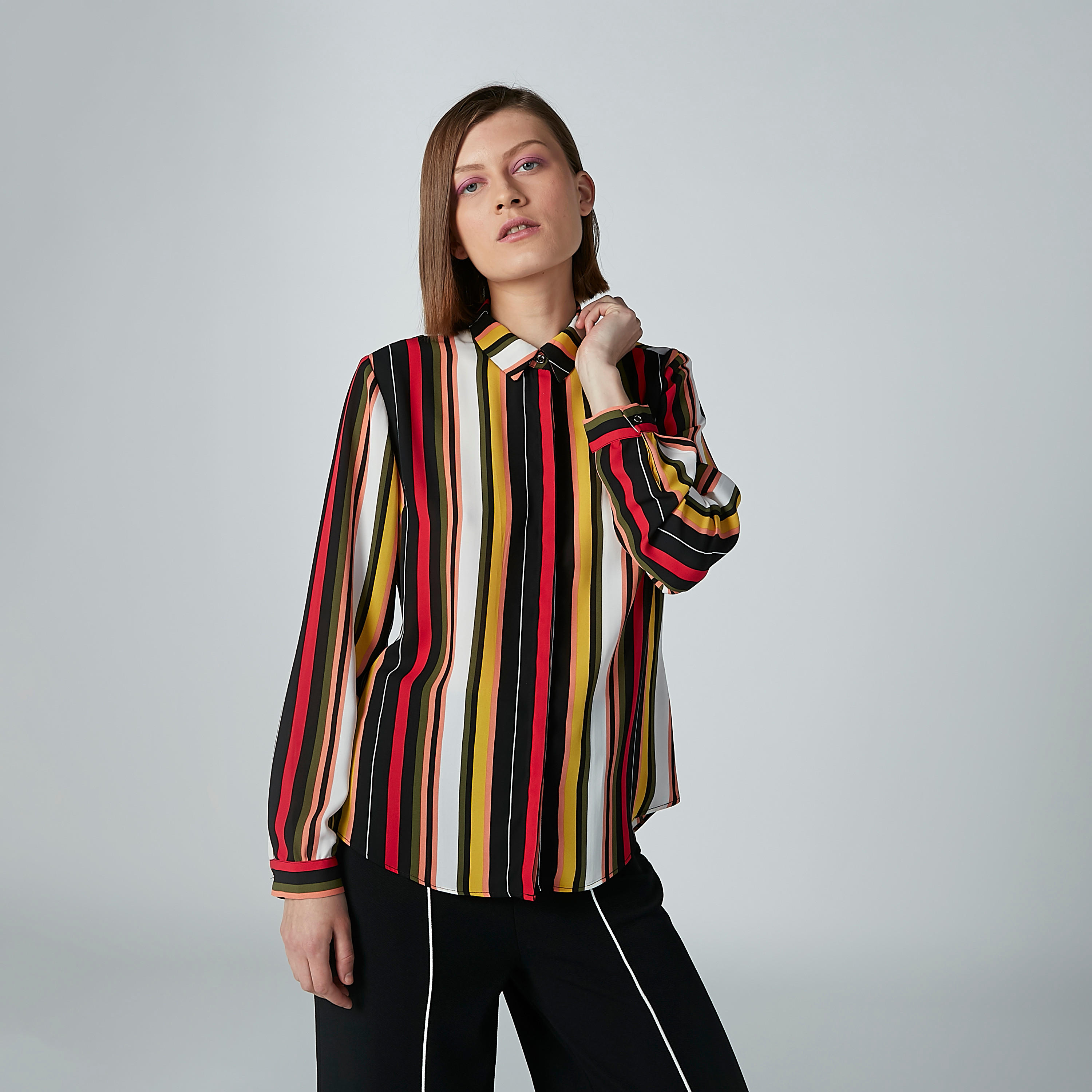 قميص مقلّم بياقة واسعة وأكمام طويلة-women-clothing-shirtsandblouses-shirts-image-4