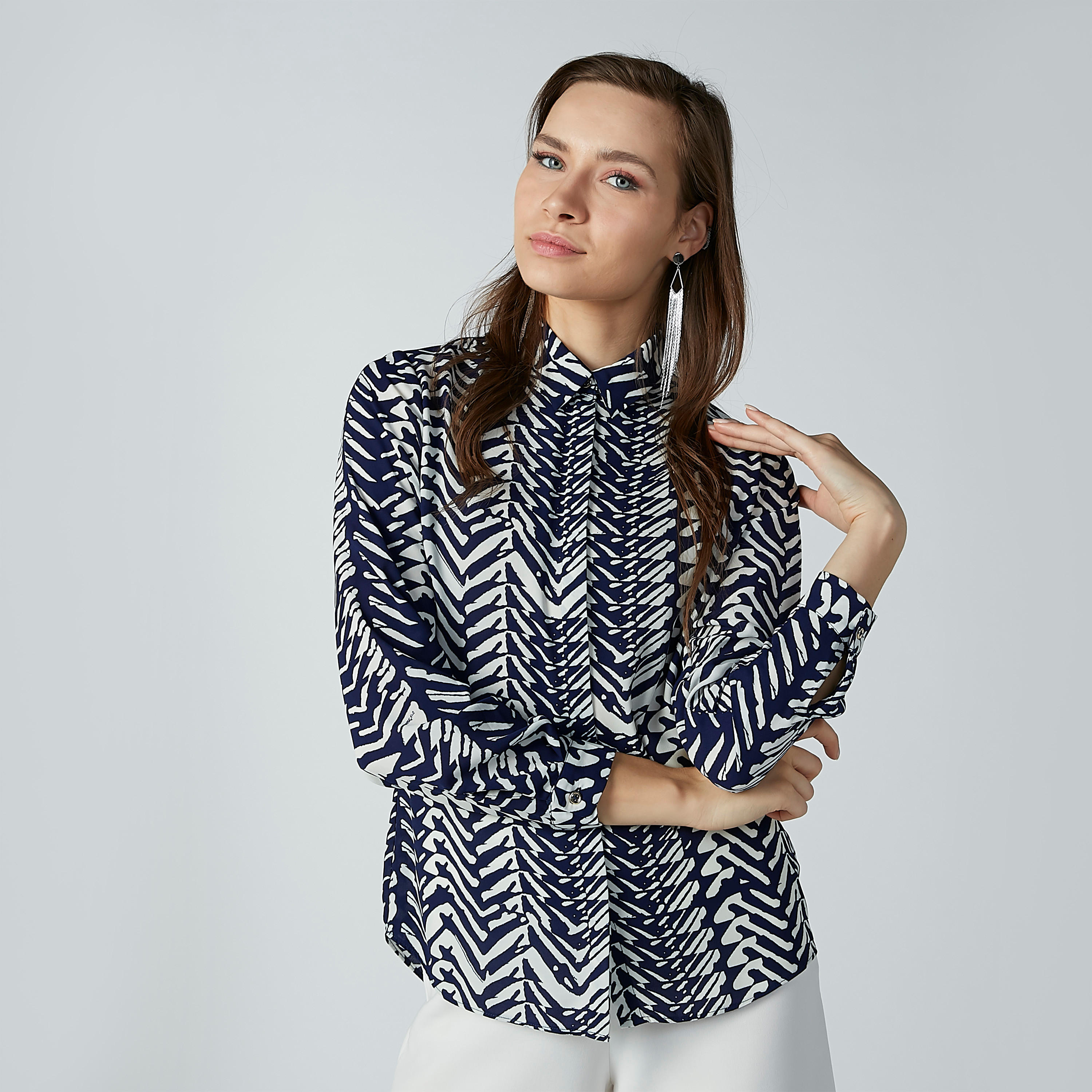 قميص بأكمام طويلة وأزرار مخفيّة وطبعات-women-clothing-shirtsandblouses-shirts-image-1