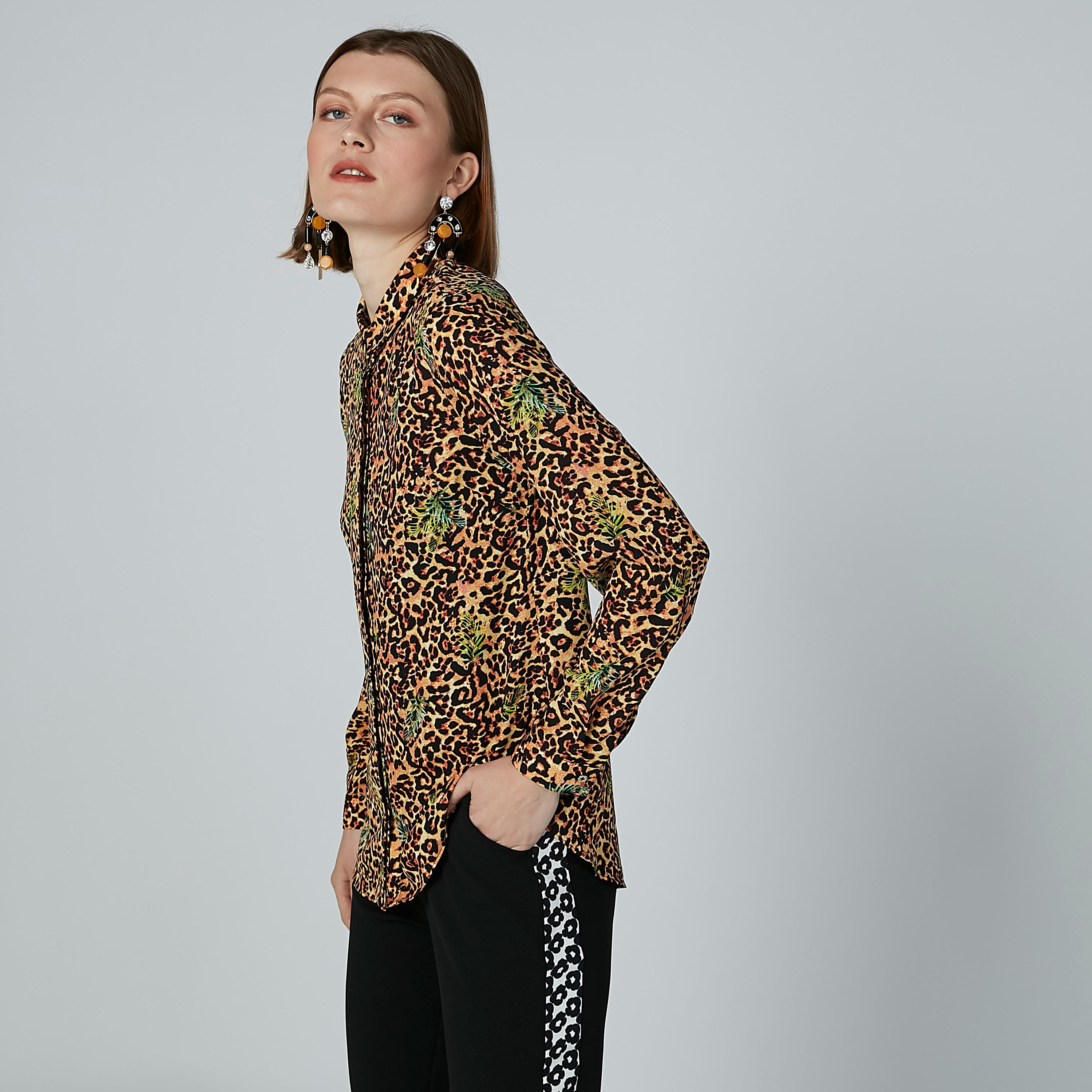 قميص بياقة عاديّة وأكمام طويلة وطبعات-women-clothing-shirtsandblouses-blouses-image-5