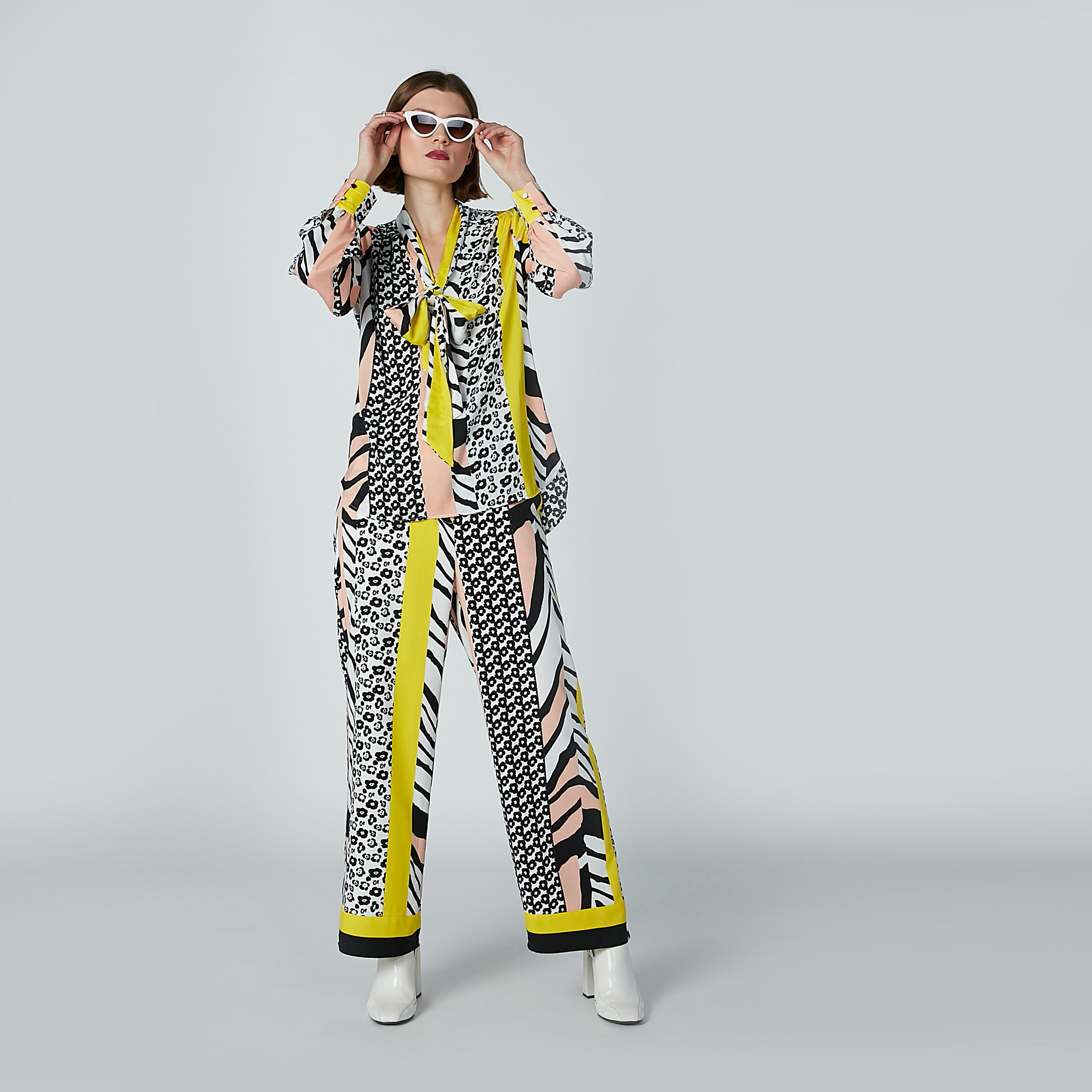 بنطال بالازو بجيوب وطبعات-women-clothing-bottoms-trousers-image-2