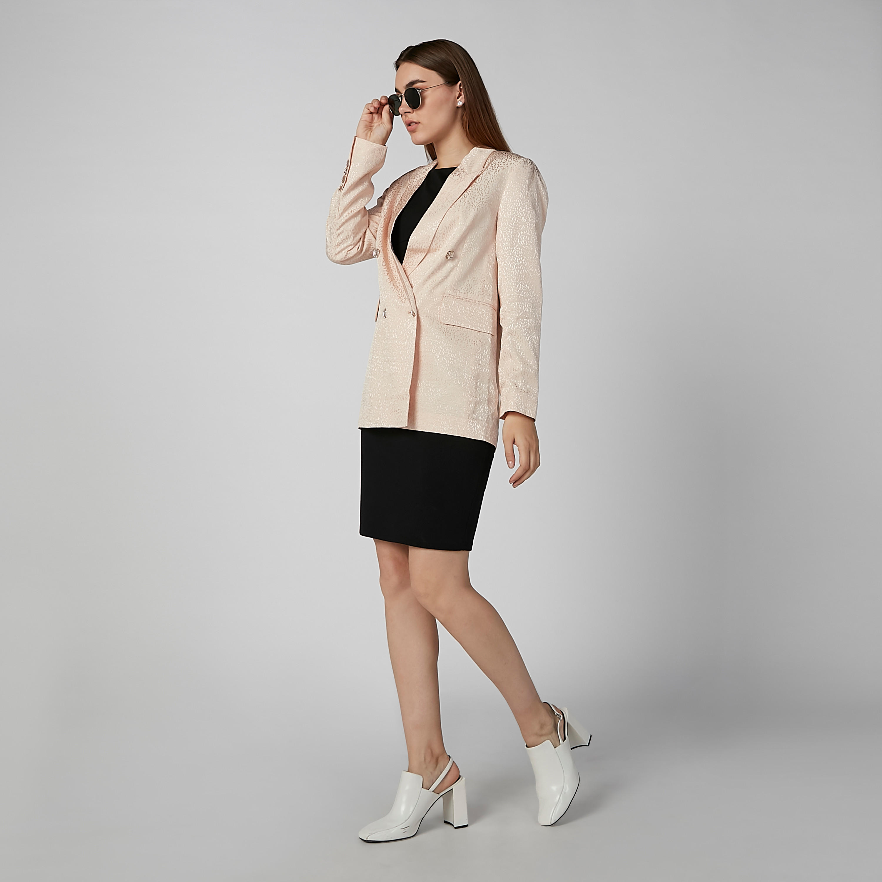 بليزر بأكمام طويلة وزر إغلاق وطبعات-women-clothing-coatsandjackets-blazers-image-5