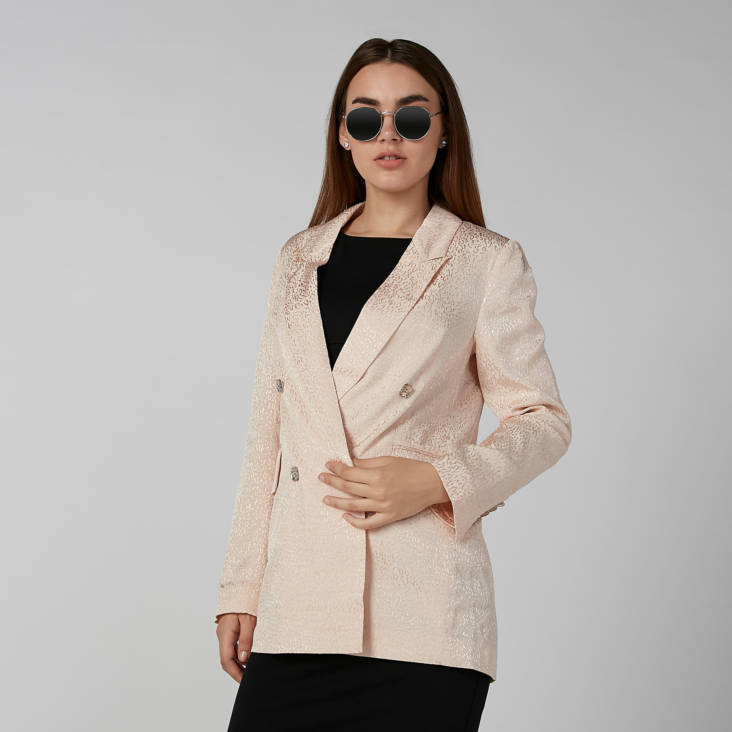 بليزر بأكمام طويلة وزر إغلاق وطبعات-women-clothing-coatsandjackets-blazers-image-3
