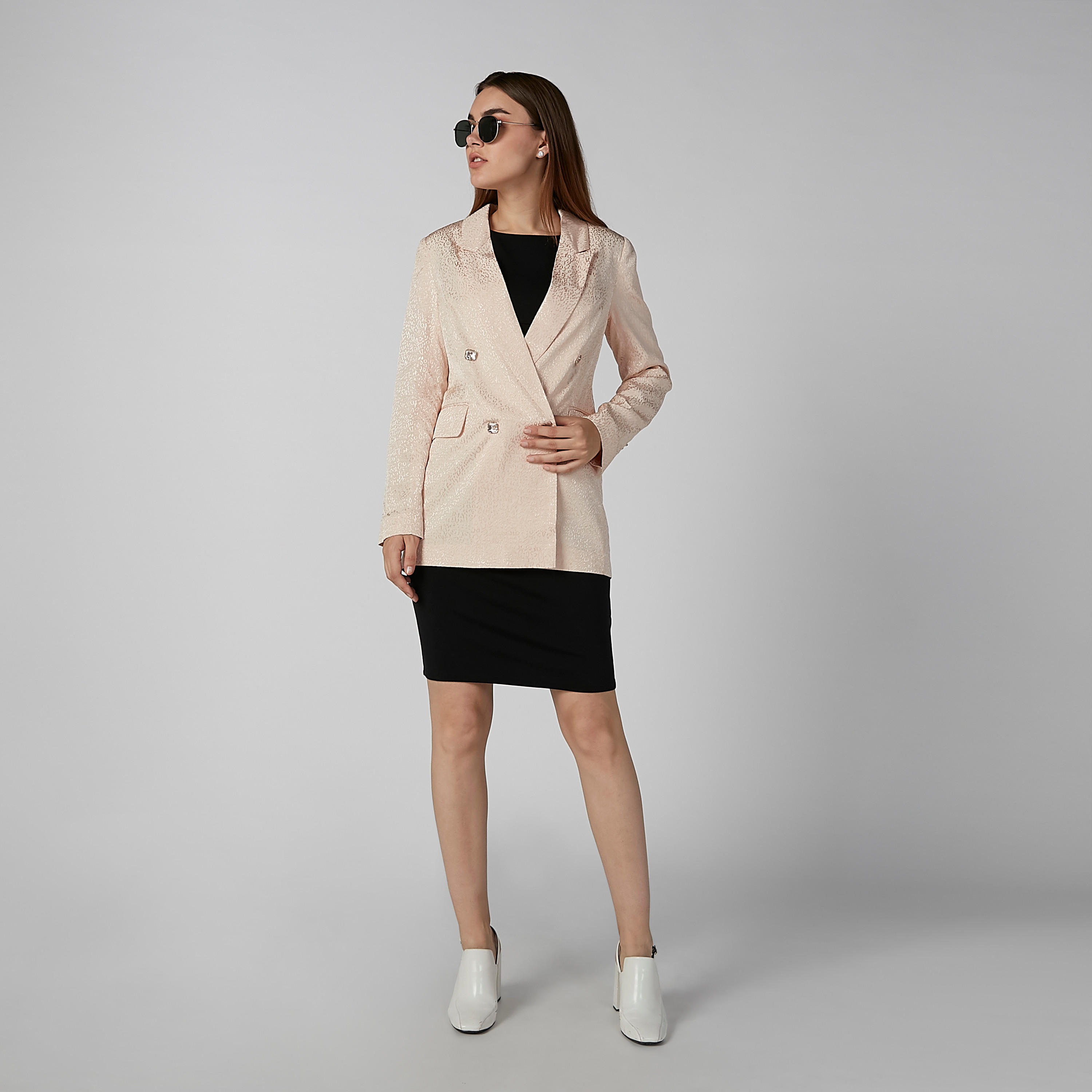 بليزر بأكمام طويلة وزر إغلاق وطبعات-women-clothing-coatsandjackets-blazers-image-2