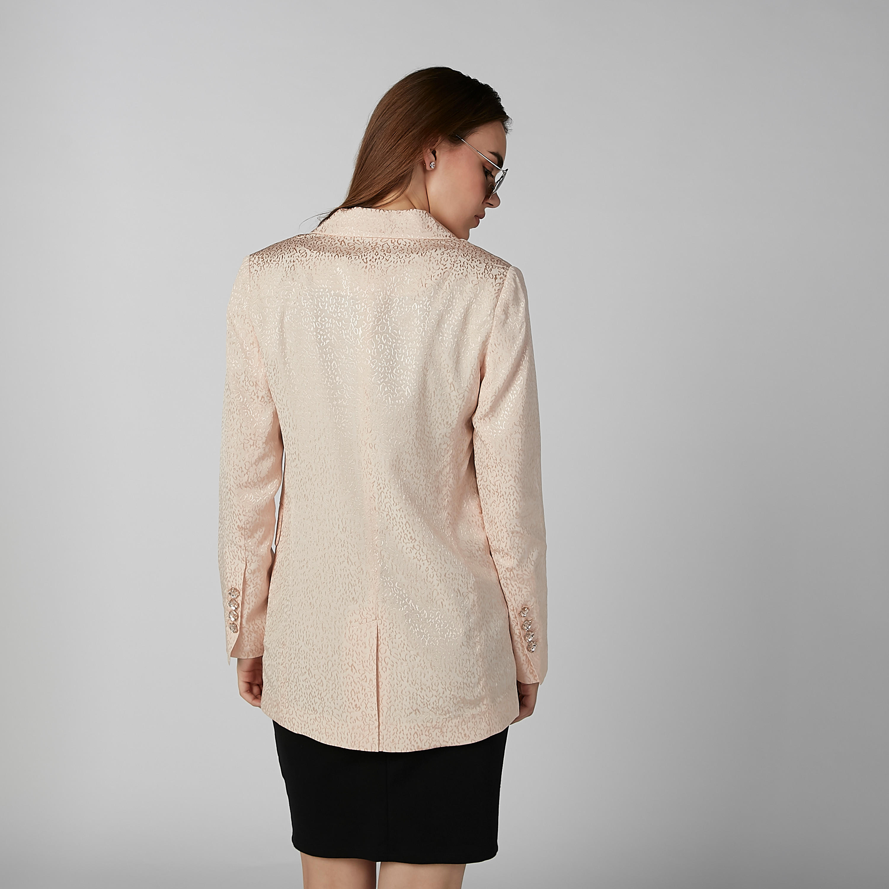 بليزر بأكمام طويلة وزر إغلاق وطبعات-women-clothing-coatsandjackets-blazers-image-1