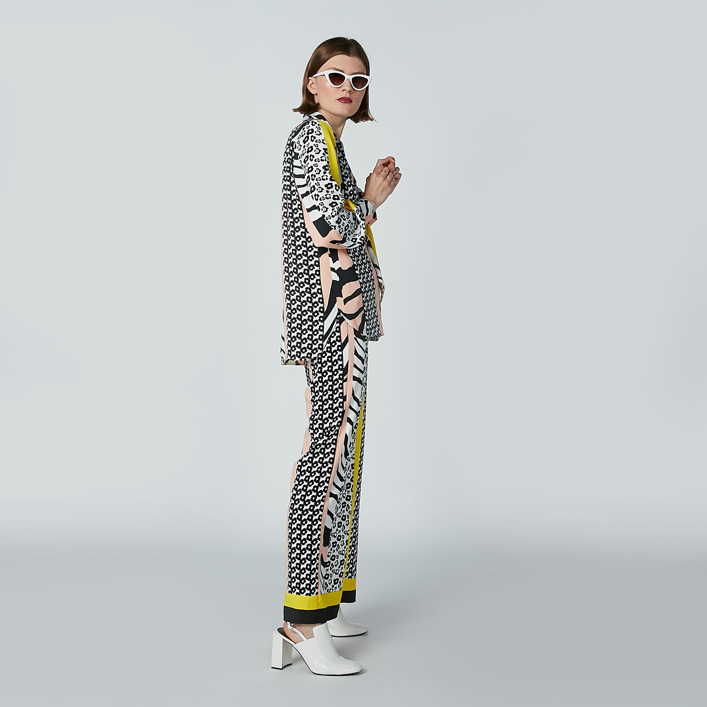 بلوزة بأكمام طويلة وفيونكة وطبعات-women-clothing-shirtsandblouses-blouses-image-2