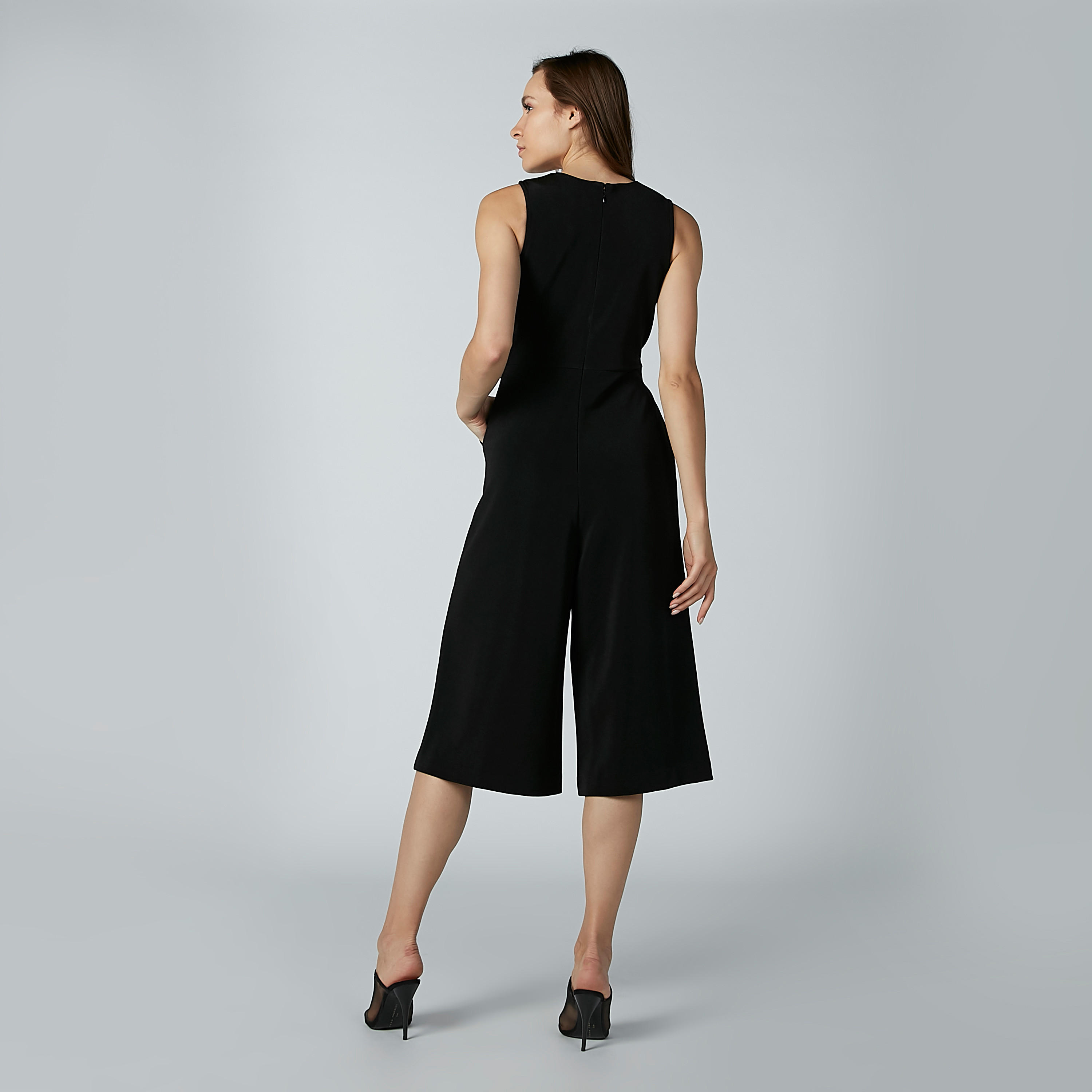 أفرول دون أكمام سادة بياقة V وجيوب-women-clothing-jumpsuits-image-5