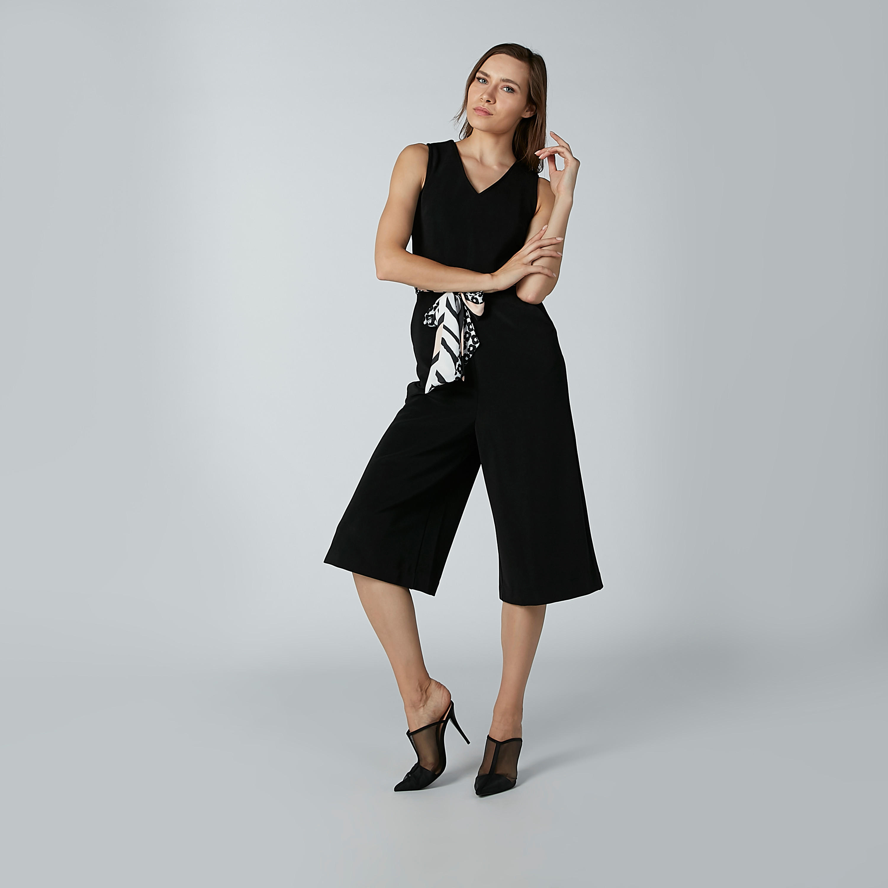 أفرول دون أكمام سادة بياقة V وجيوب-women-clothing-jumpsuits-image-6