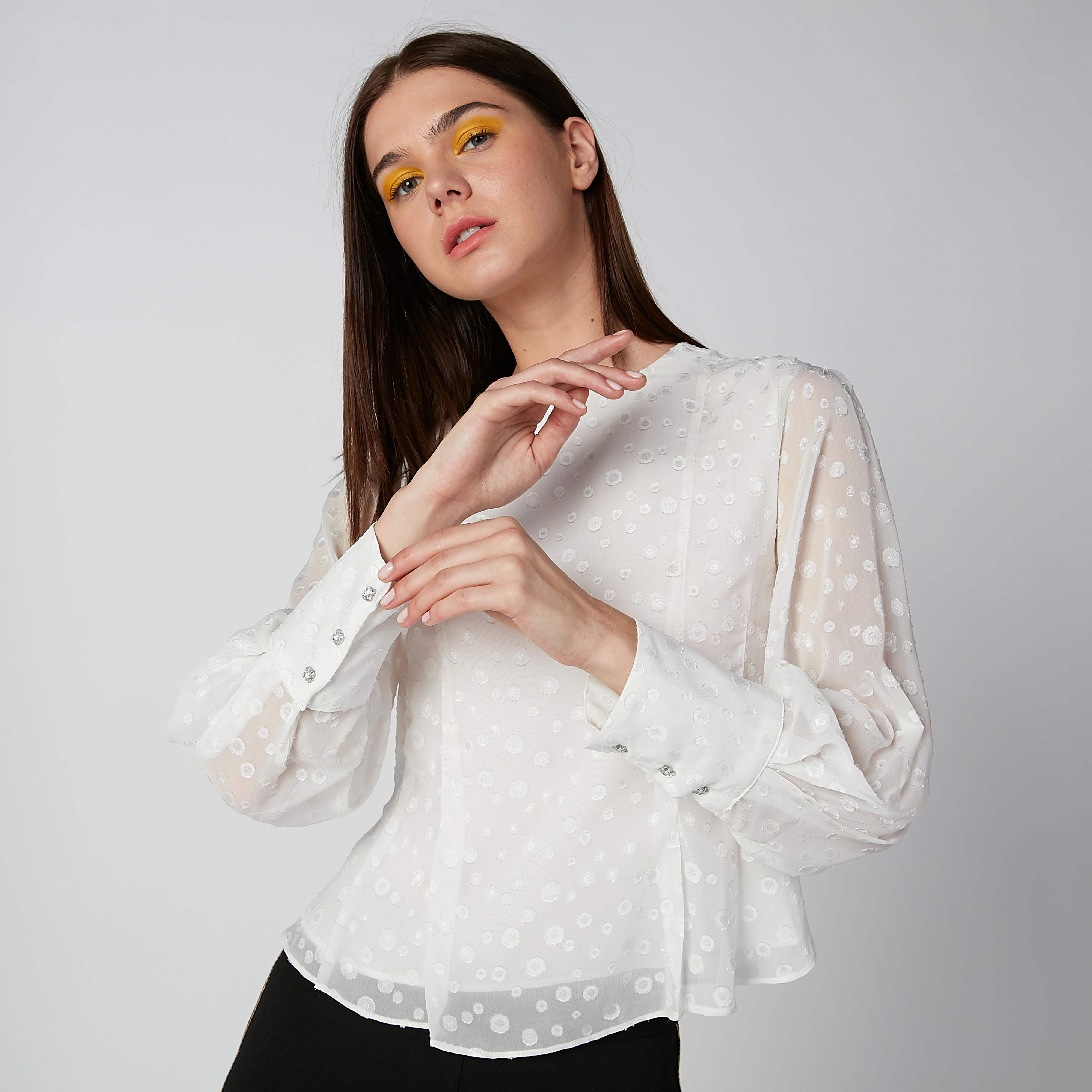 بلوزة بارزة الملمس بياقة مستديرة وأكمام طويلة-women-clothing-shirtsandblouses-blouses-image-1