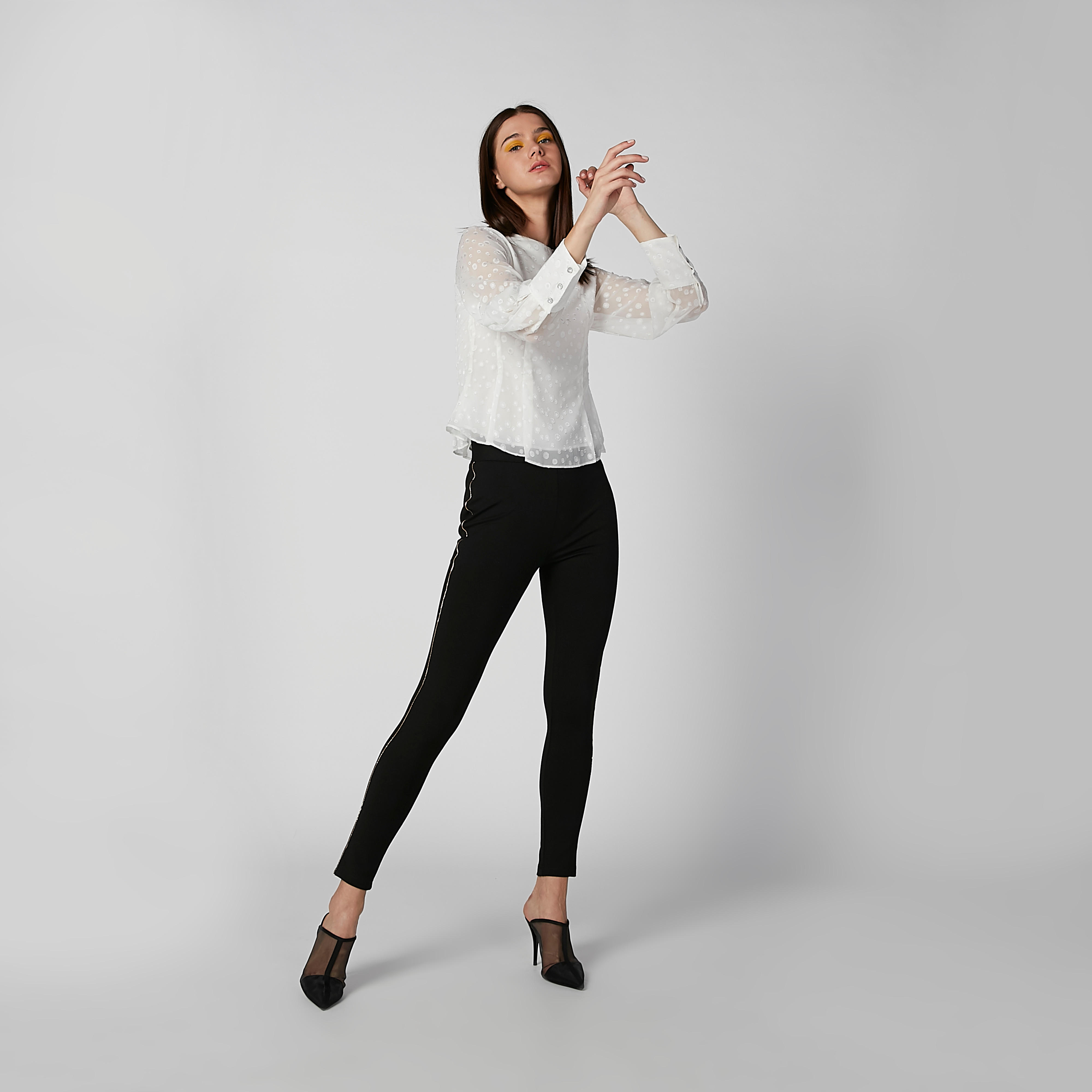 بلوزة بارزة الملمس بياقة مستديرة وأكمام طويلة-women-clothing-shirtsandblouses-blouses-image-2