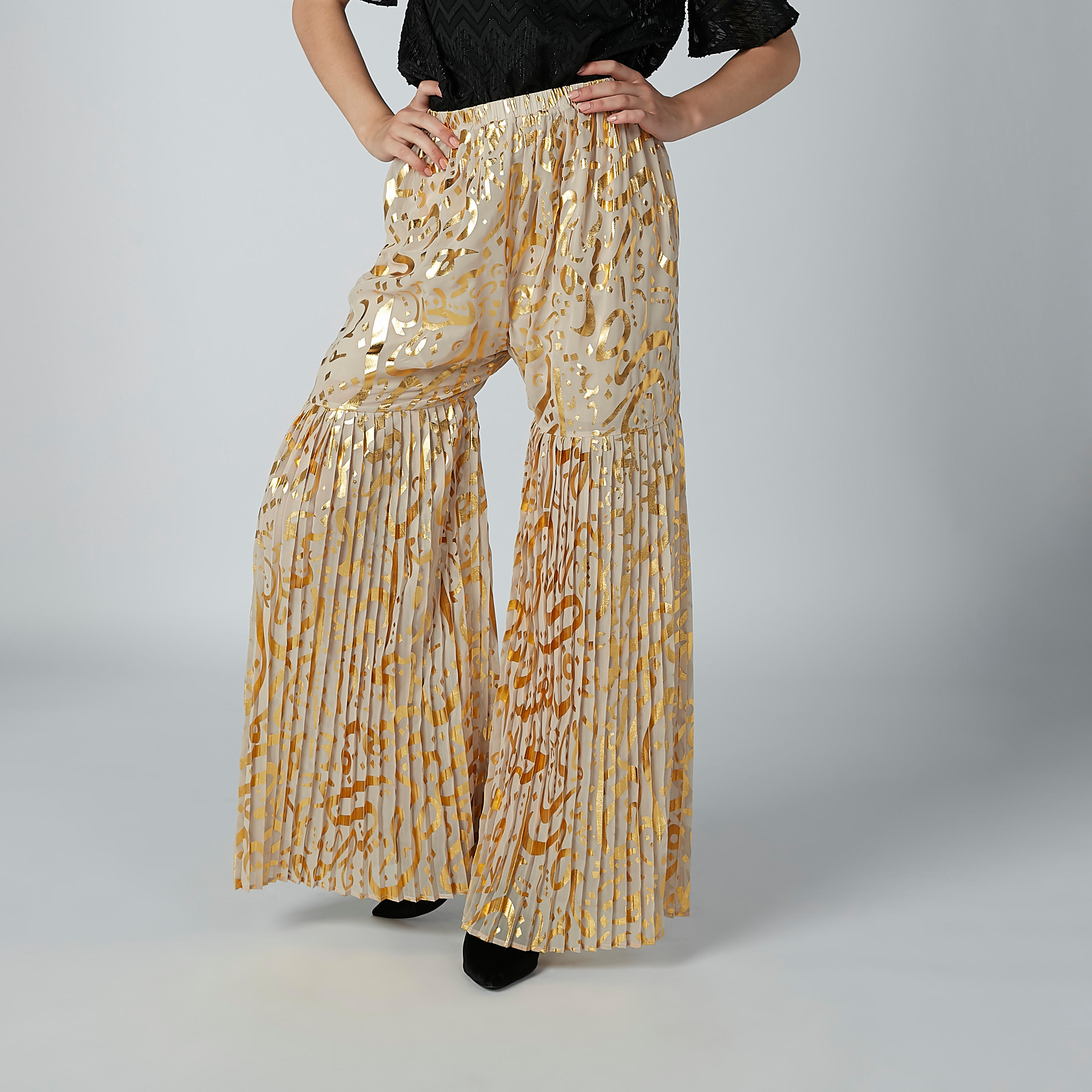 بنطال بالازو بقصّة واسعة وخصر مطاطي وطبعات-women-clothing-bottoms-trousers-image-2