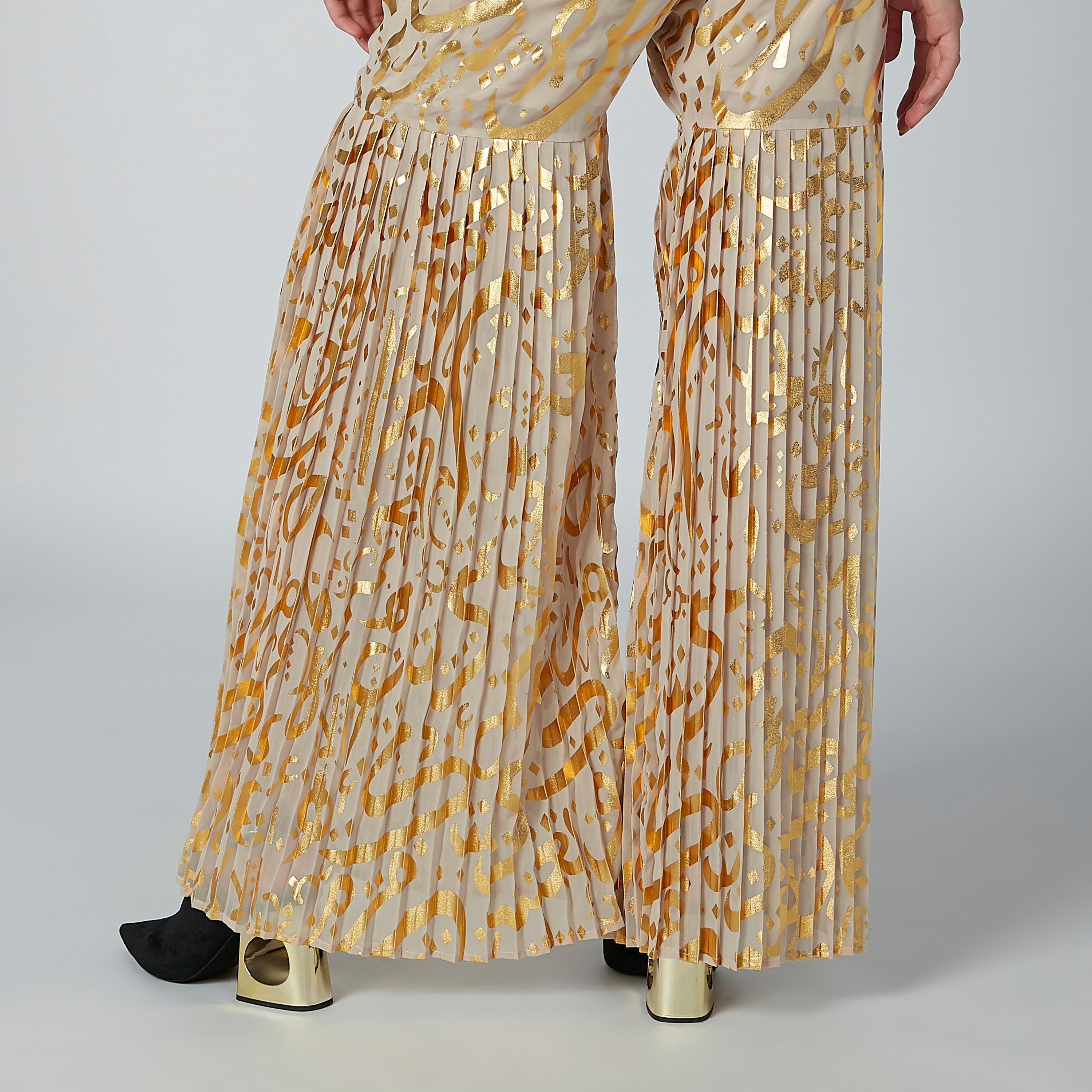 بنطال بالازو بقصّة واسعة وخصر مطاطي وطبعات-women-clothing-bottoms-trousers-image-5