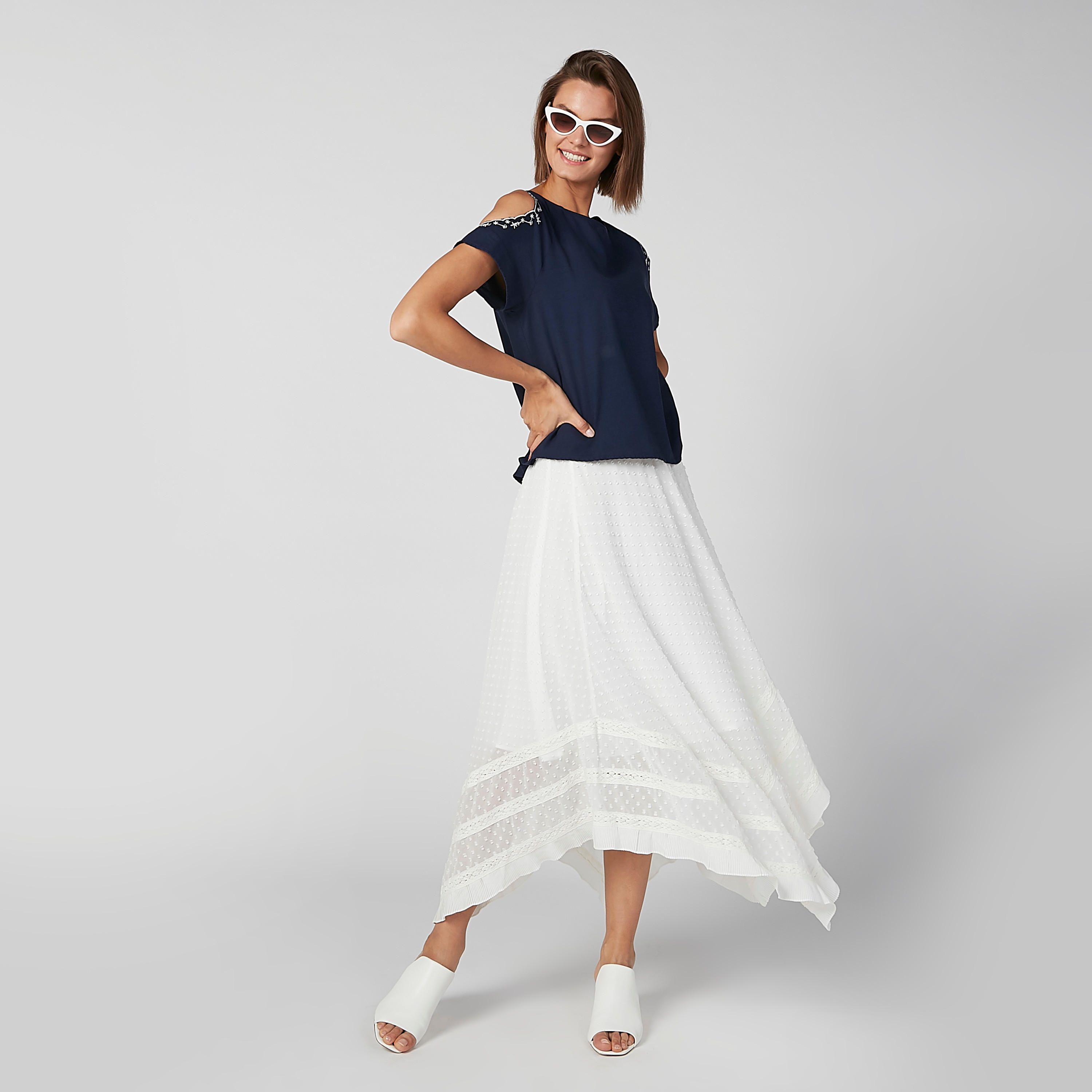 تنورة بارز الملمس بخصر مطّاطي وحوّاف غير مستويّة-women-clothing-bottoms-skirts-image-2
