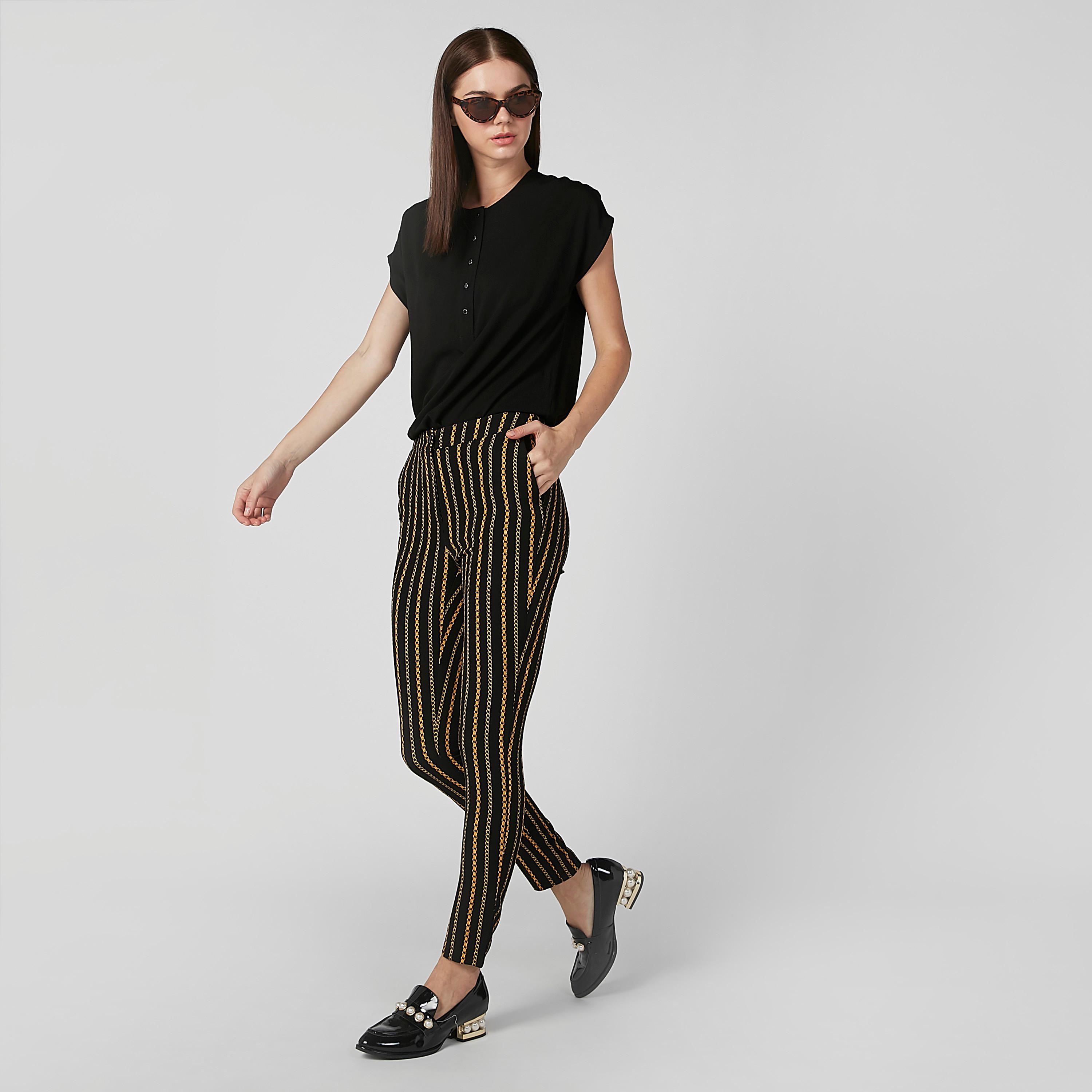 بنطال طويل بجيوب وطبعات-women-clothing-bottoms-trousers-image-4