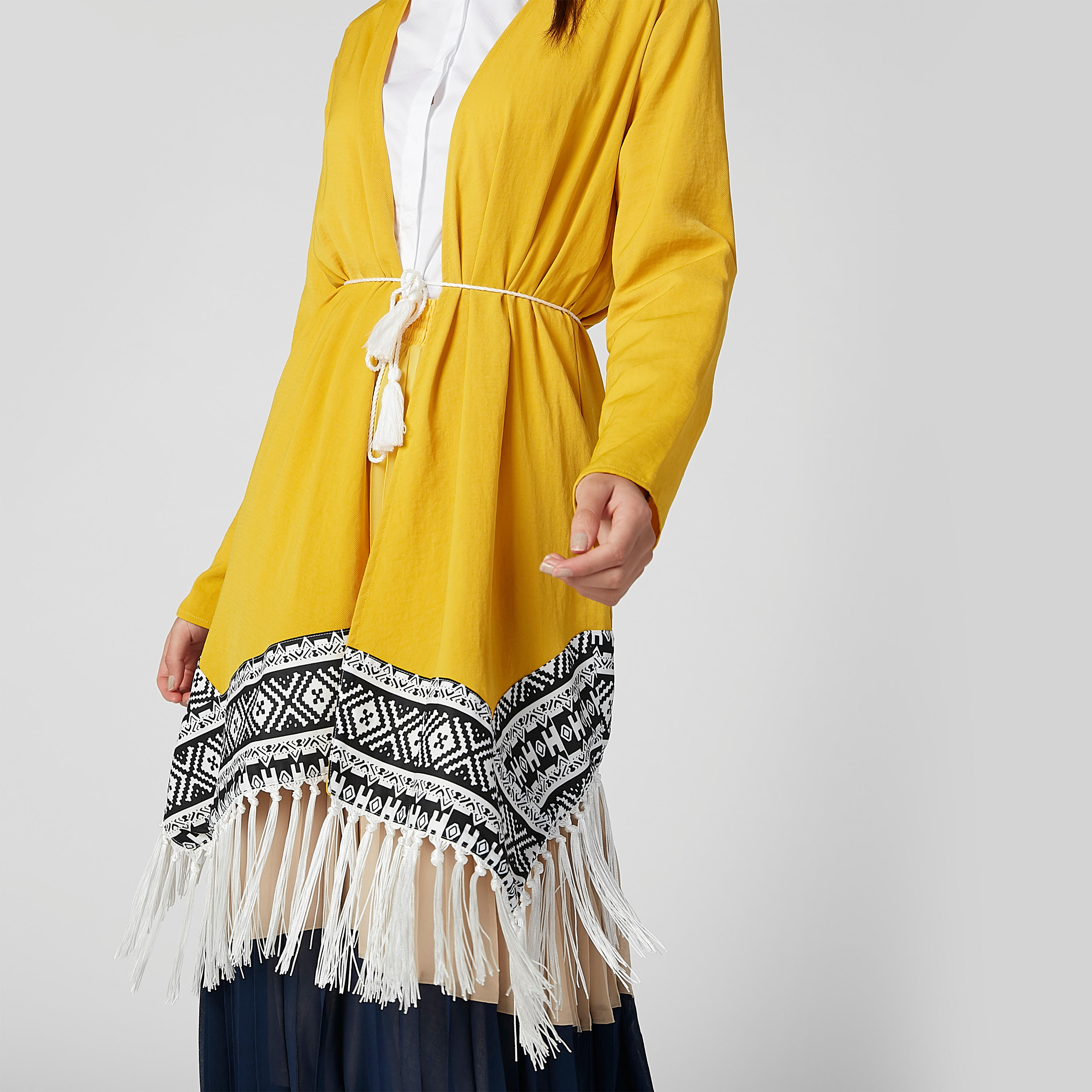 كارديجان طويل بارز الملمس بأربطة وشرّابات-women-winterwear-cardigansandjumpers-cardigans-image-4
