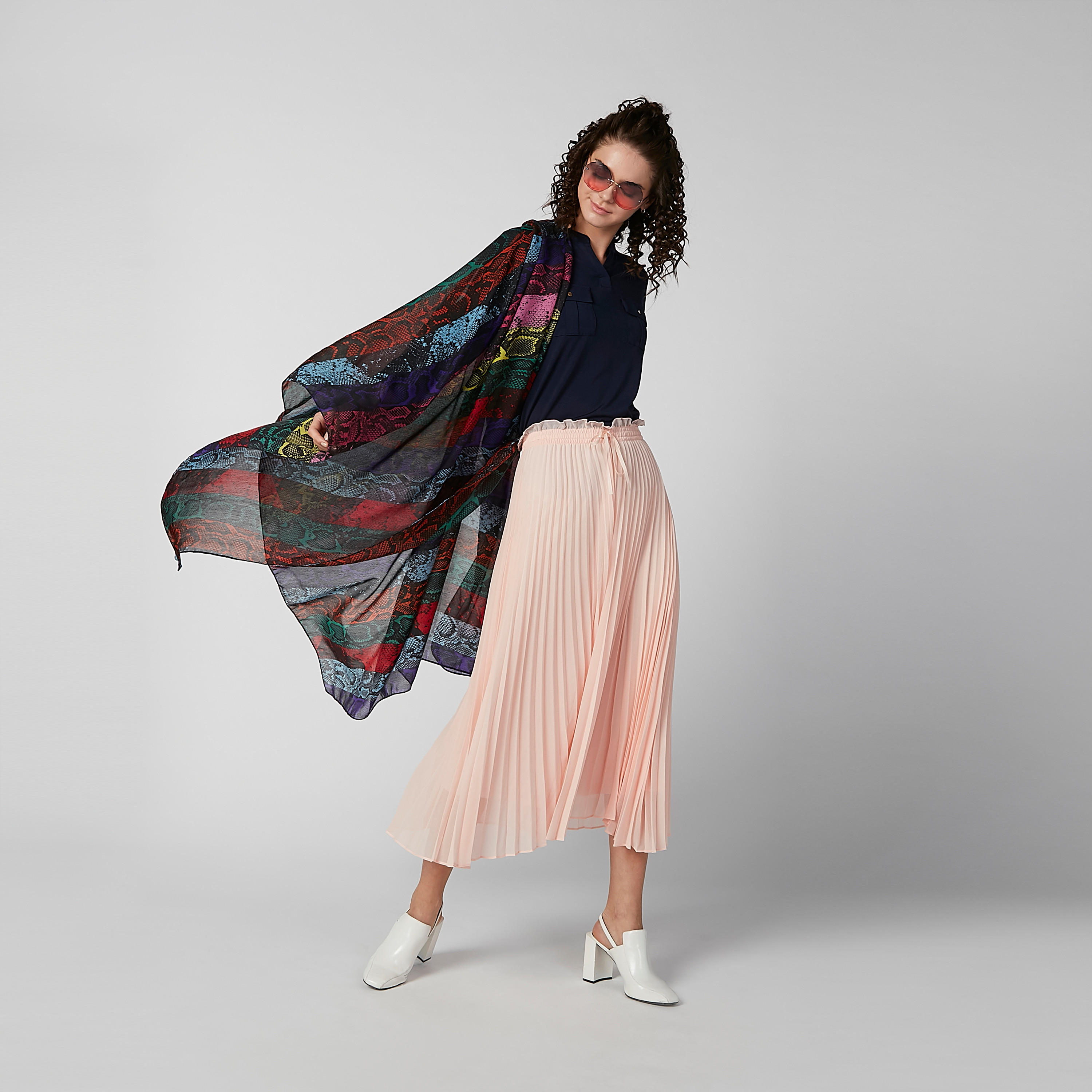 بلوزة سادة بياقة V وأكمام 3/4-women-clothing-shirtsandblouses-blouses-image-1