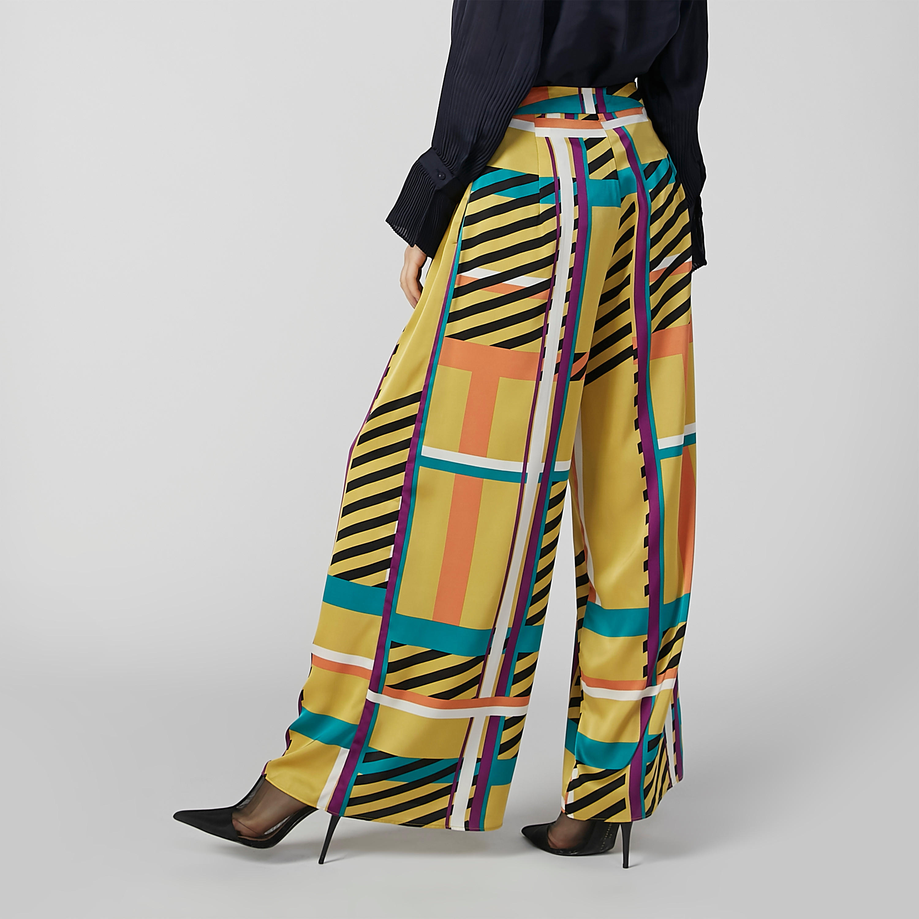 بنطال بالازو طويل بخصر مرن وجيوب وطبعات-women-clothing-bottoms-trousers-image-2